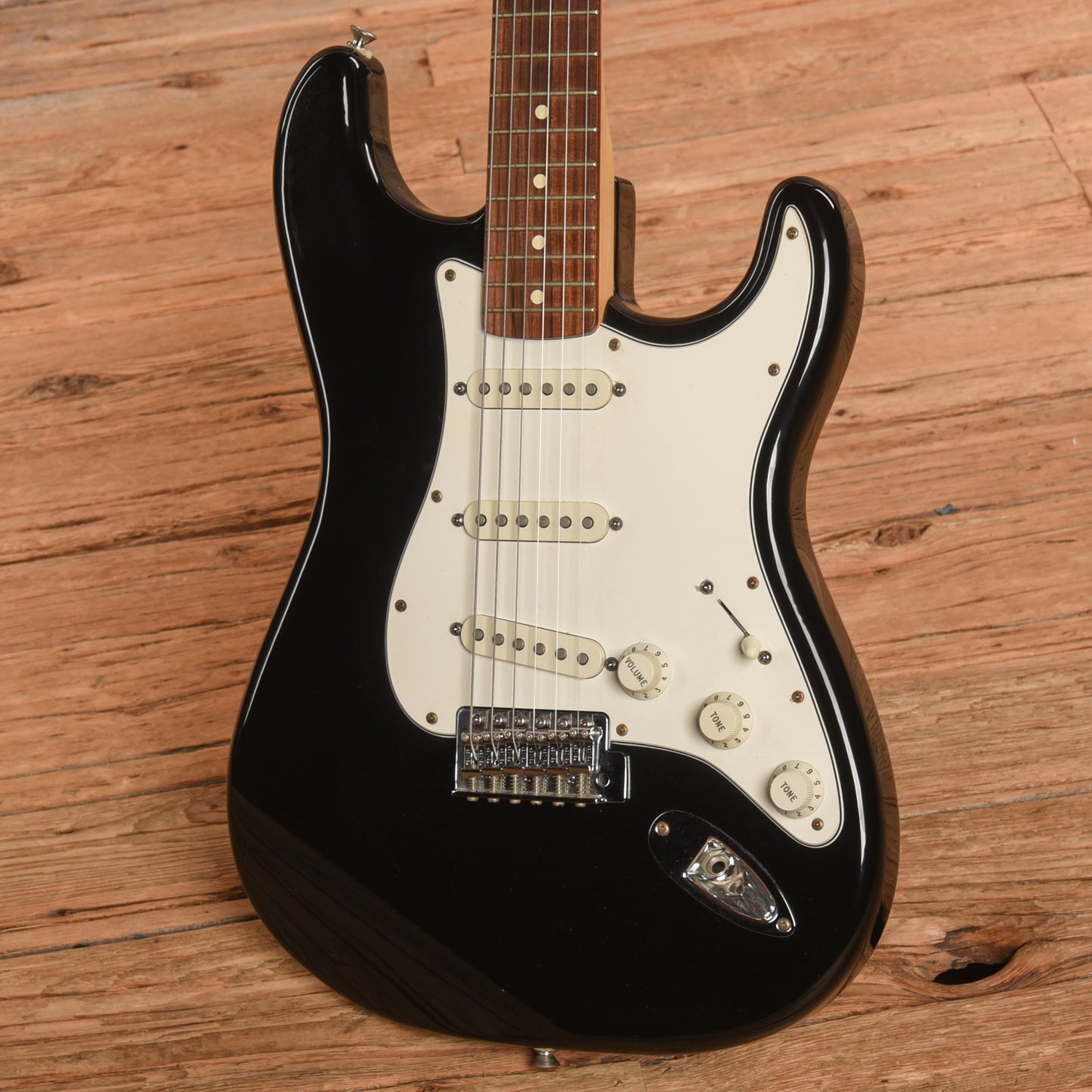 Fender Standard Stratocaster Black 2001 Electric Guitars / Solid Body