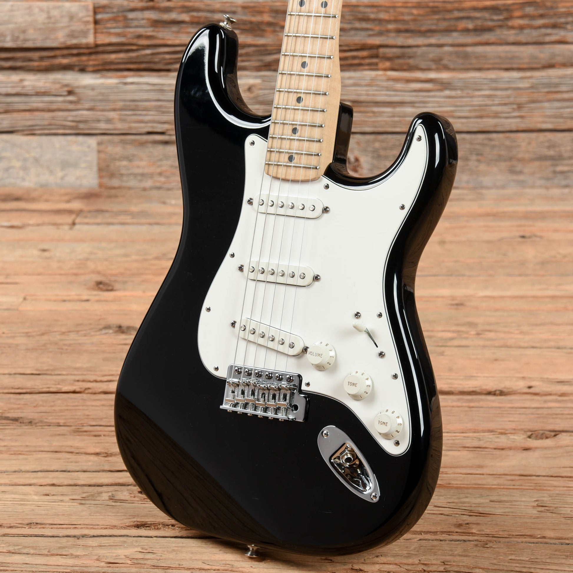 Fender Standard Stratocaster Black 2008 Electric Guitars / Solid Body