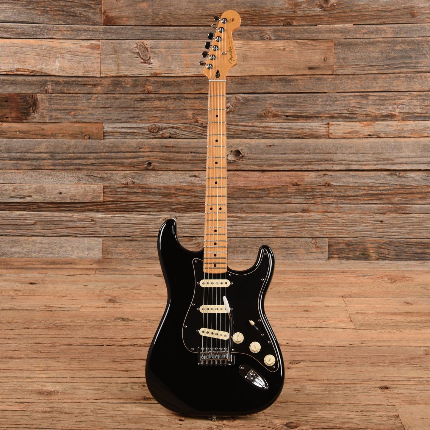 Fender Standard Stratocaster Black 2012 Electric Guitars / Solid Body