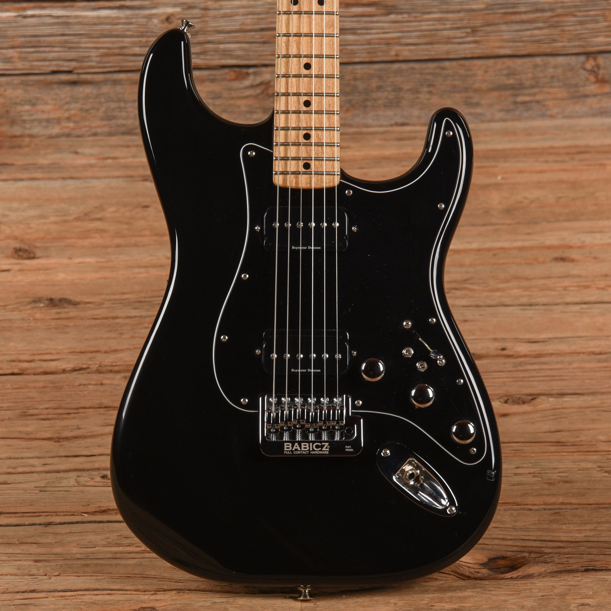 Fender Standard Stratocaster Black 2013 Electric Guitars / Solid Body