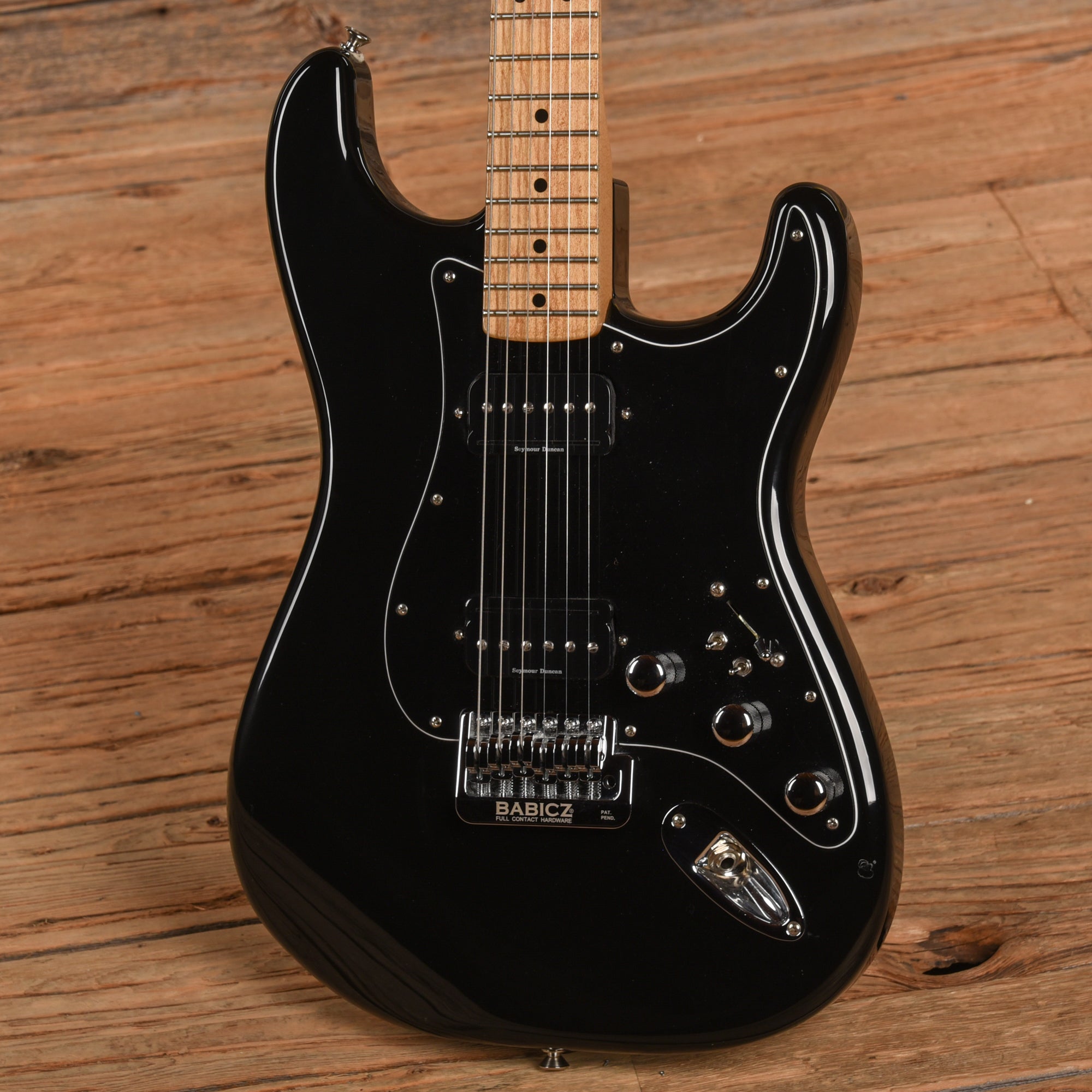 Fender Standard Stratocaster Black 2013 Electric Guitars / Solid Body