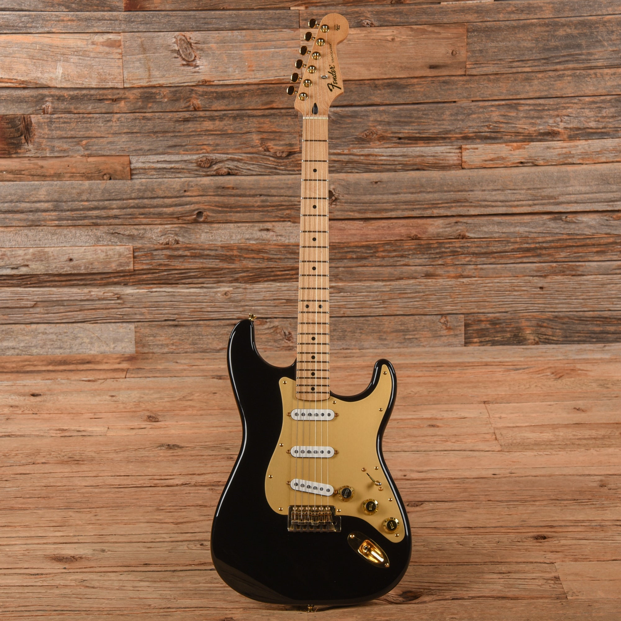 Fender Standard Stratocaster Black 2015 Electric Guitars / Solid Body