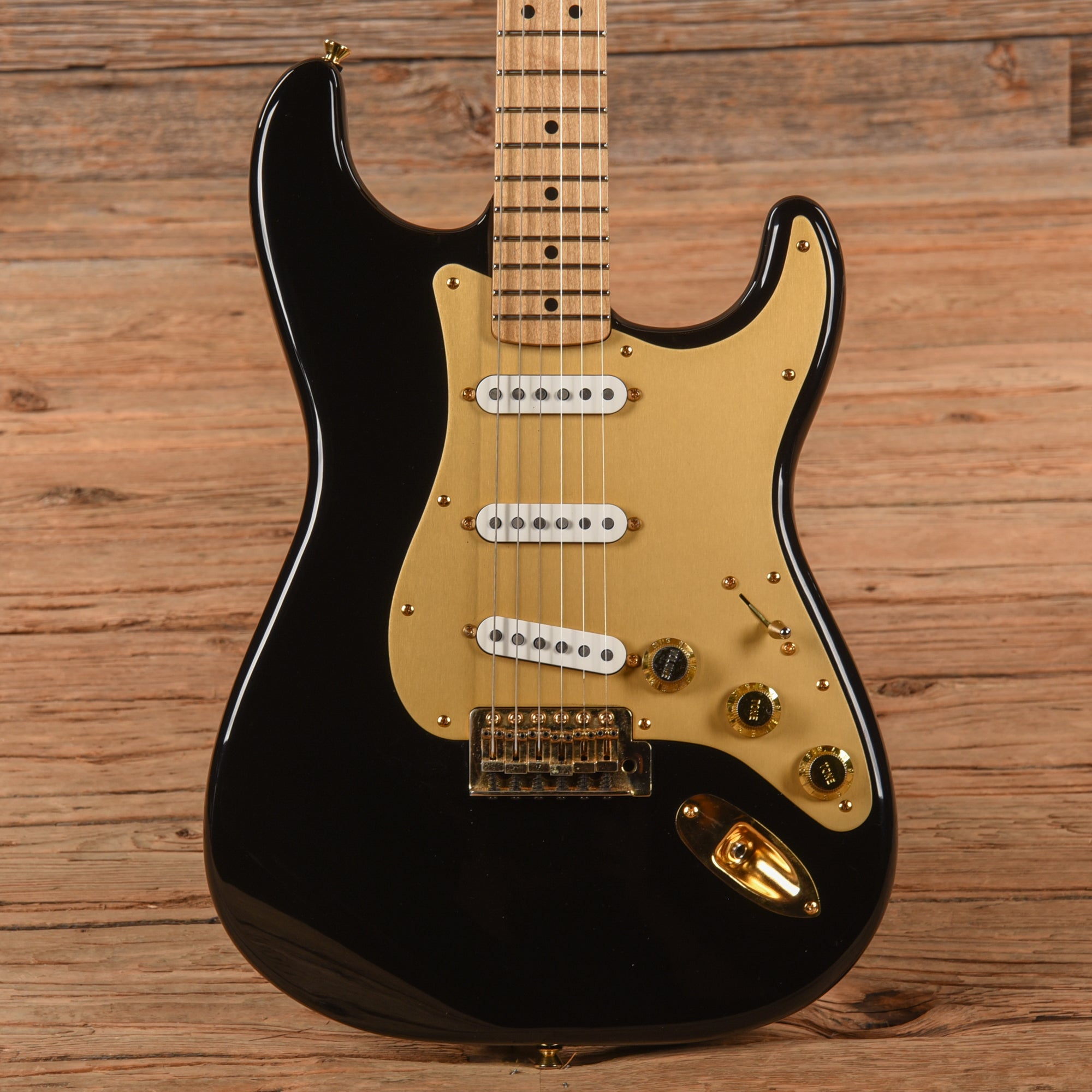Fender Standard Stratocaster Black 2015 Electric Guitars / Solid Body