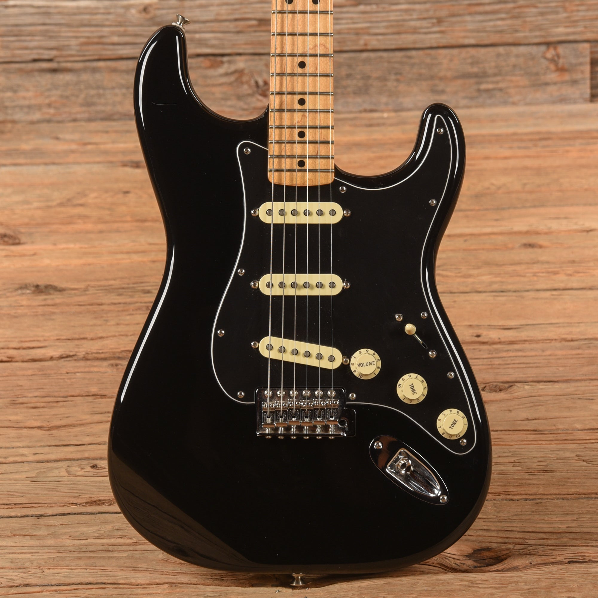 Fender Standard Stratocaster Black 2018 Electric Guitars / Solid Body