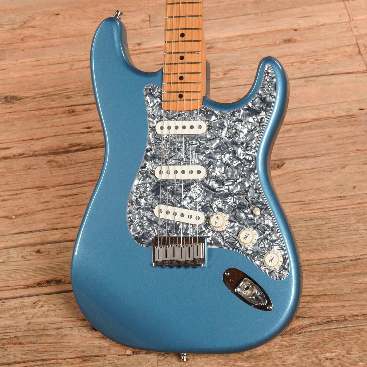 Fender Standard Stratocaster Blue 1998 Electric Guitars / Solid Body
