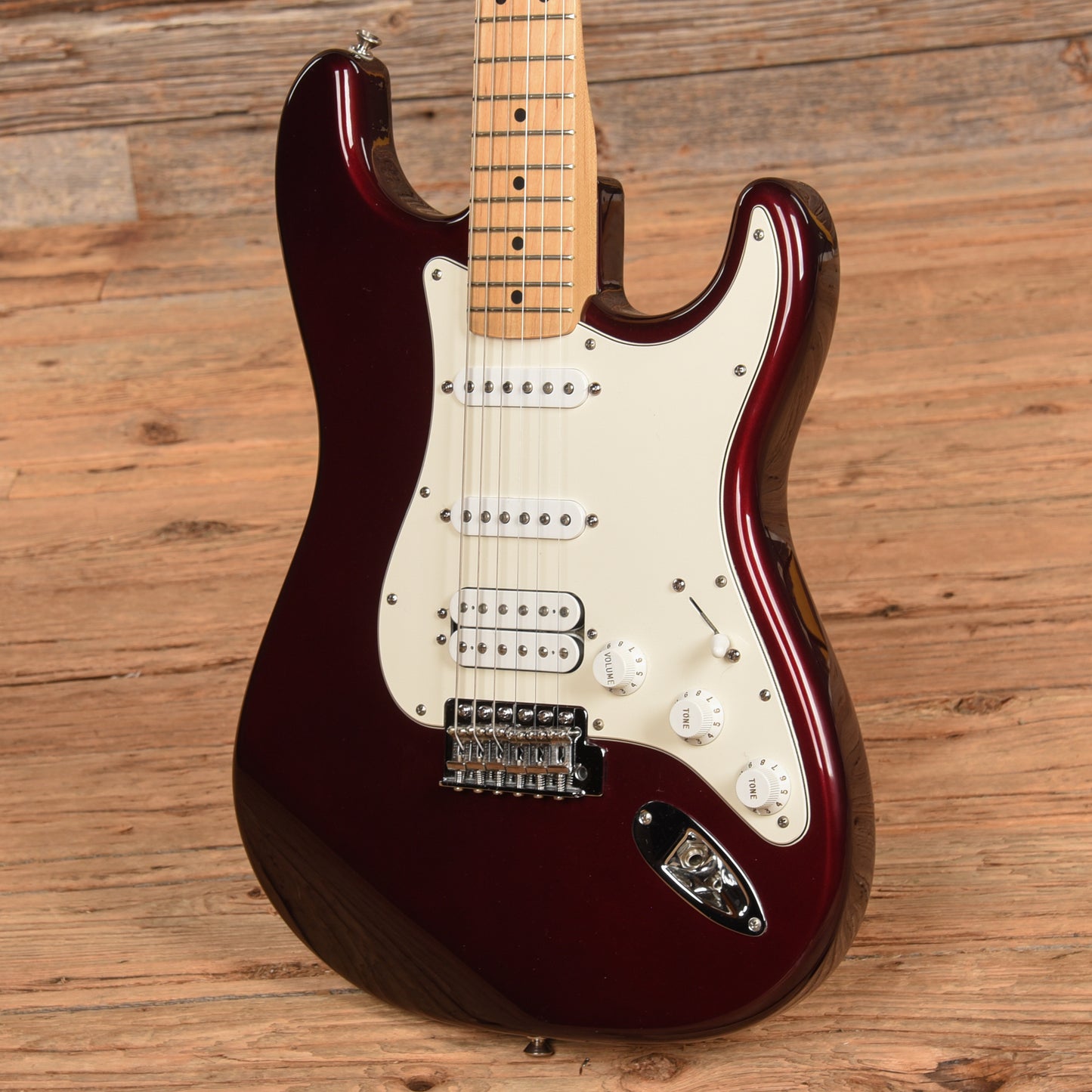 Fender Standard Stratocaster Bordeaux 2004 Electric Guitars / Solid Body