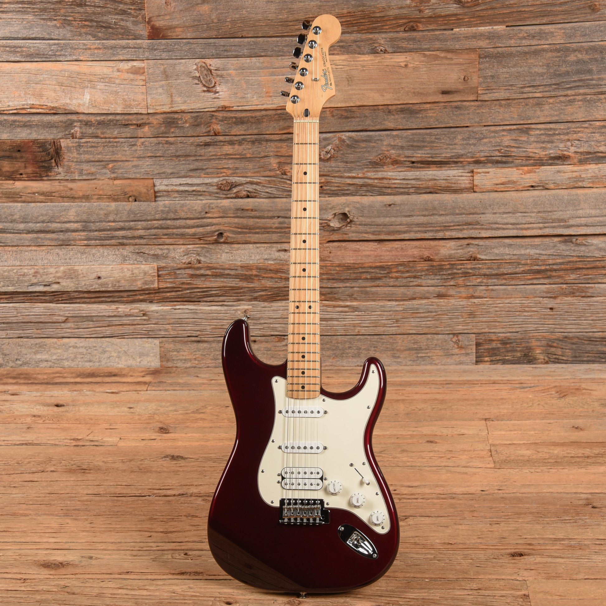Fender Standard Stratocaster Bordeaux 2004 Electric Guitars / Solid Body