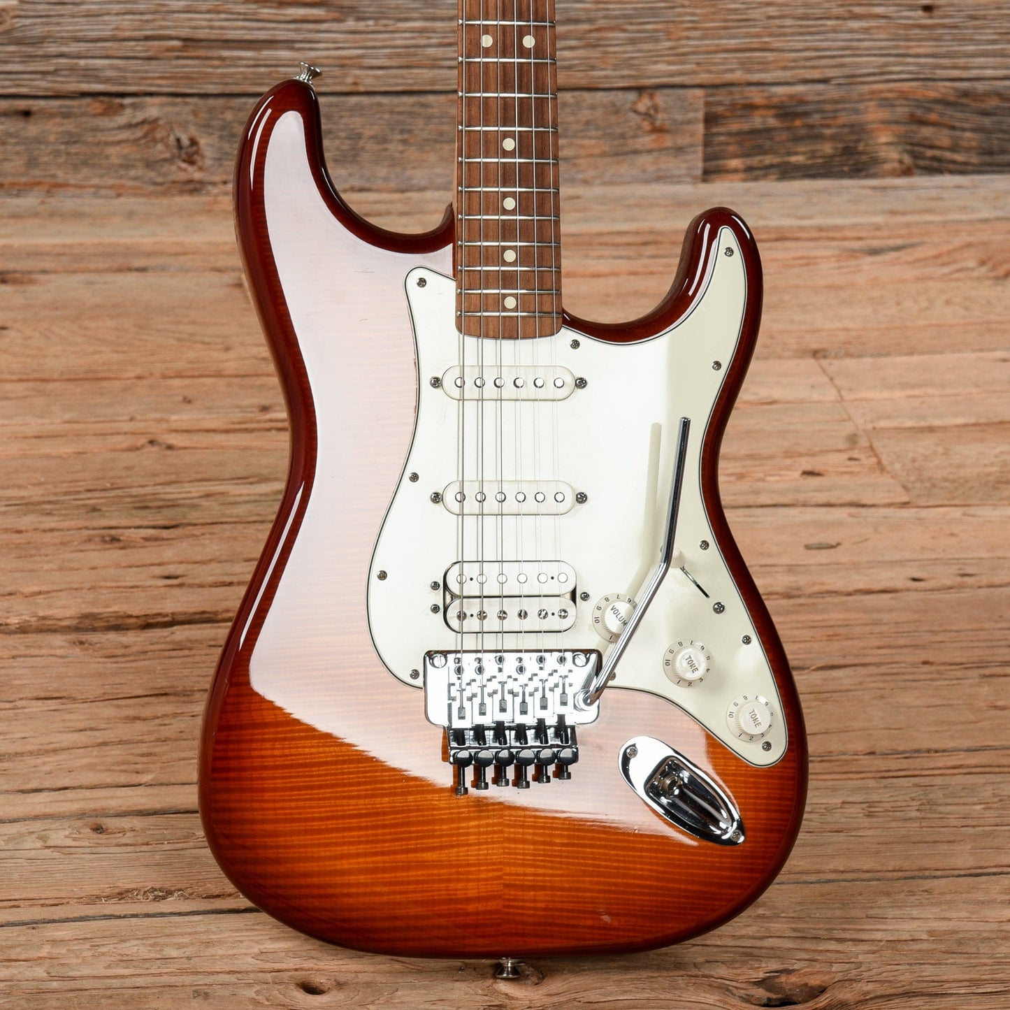 Fender Standard Stratocaster HSS Plus Top Floyd Rose Sunburst 2013 Electric Guitars / Solid Body
