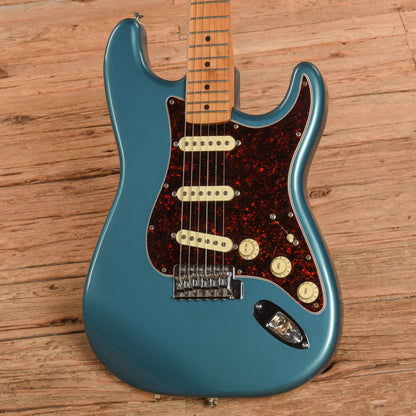 Fender Standard Stratocaster Lake Placid Blue 1992 Electric Guitars / Solid Body