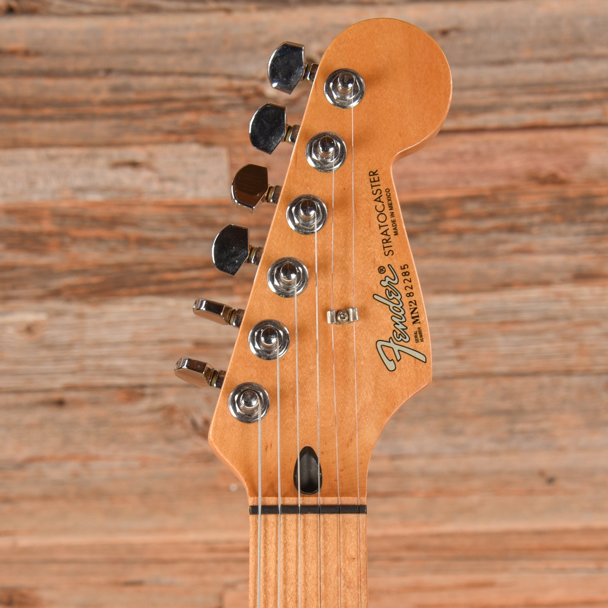 Fender Standard Stratocaster Lake Placid Blue 1992 Electric Guitars / Solid Body