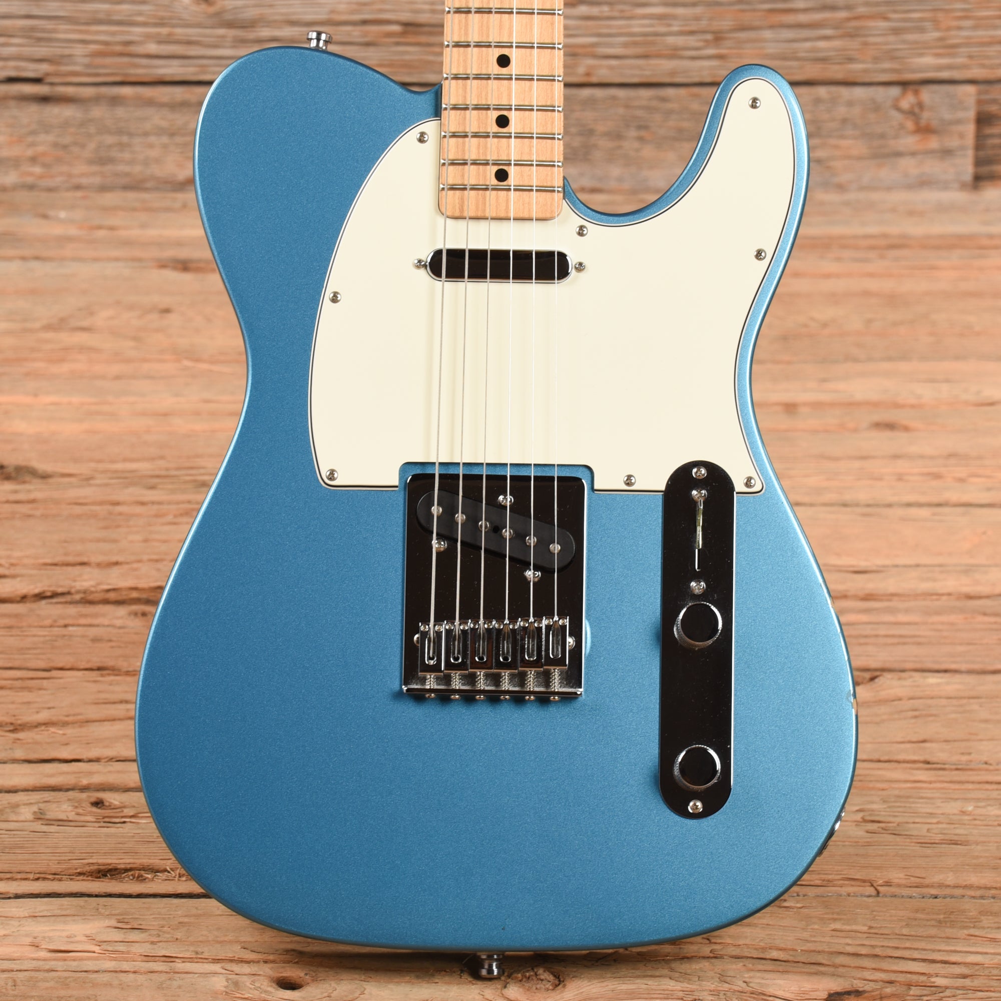 Fender Standard Stratocaster Lake Placid Blue 2014 Electric Guitars / Solid Body