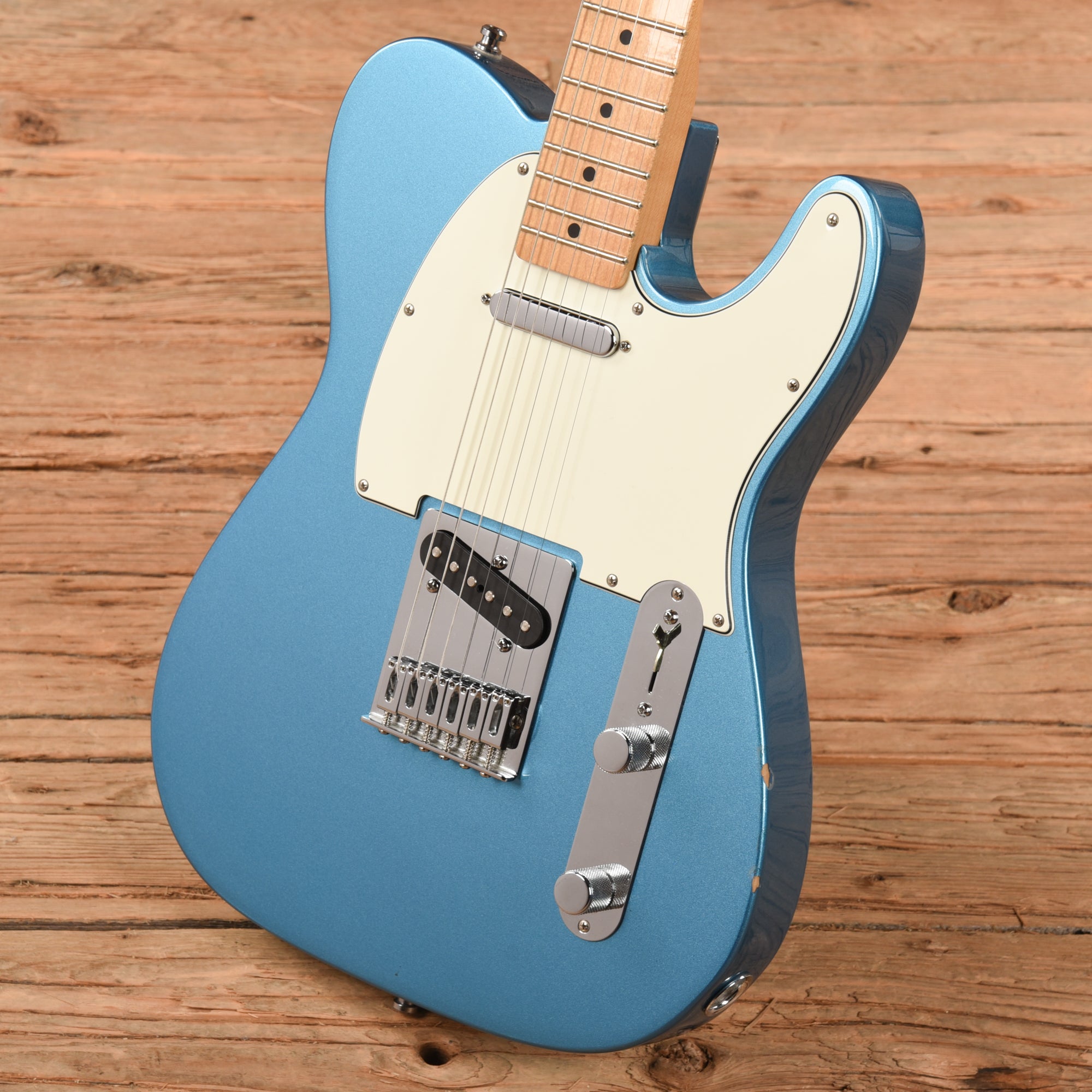 Fender Standard Stratocaster Lake Placid Blue 2014 Electric Guitars / Solid Body