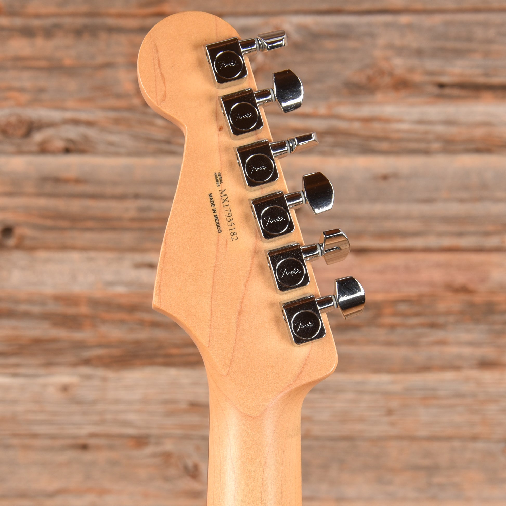 Fender Standard Stratocaster Lake Placid Blue 2017 Electric Guitars / Solid Body