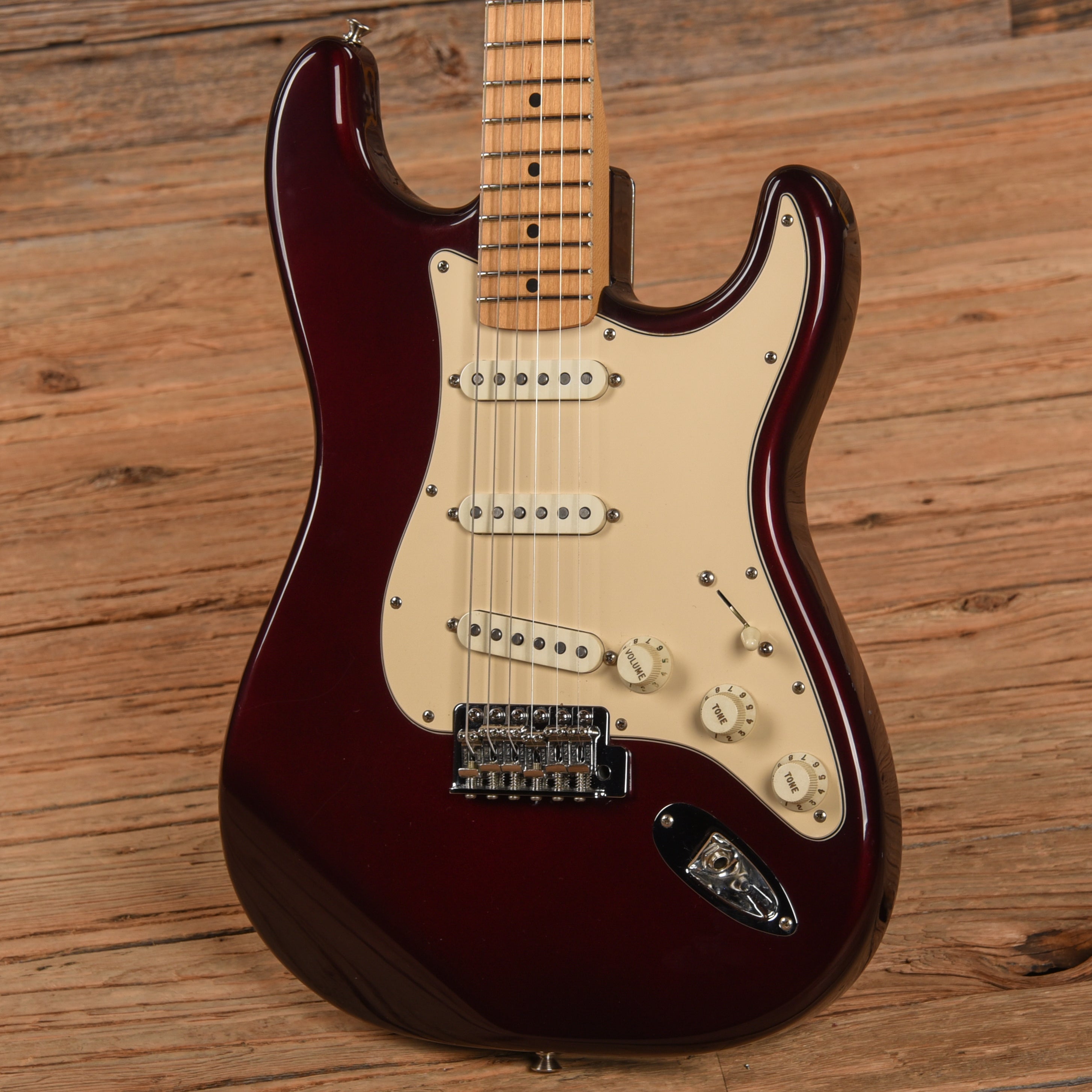 Fender Standard Stratocaster Midnight Wine 2005 Electric Guitars / Solid Body