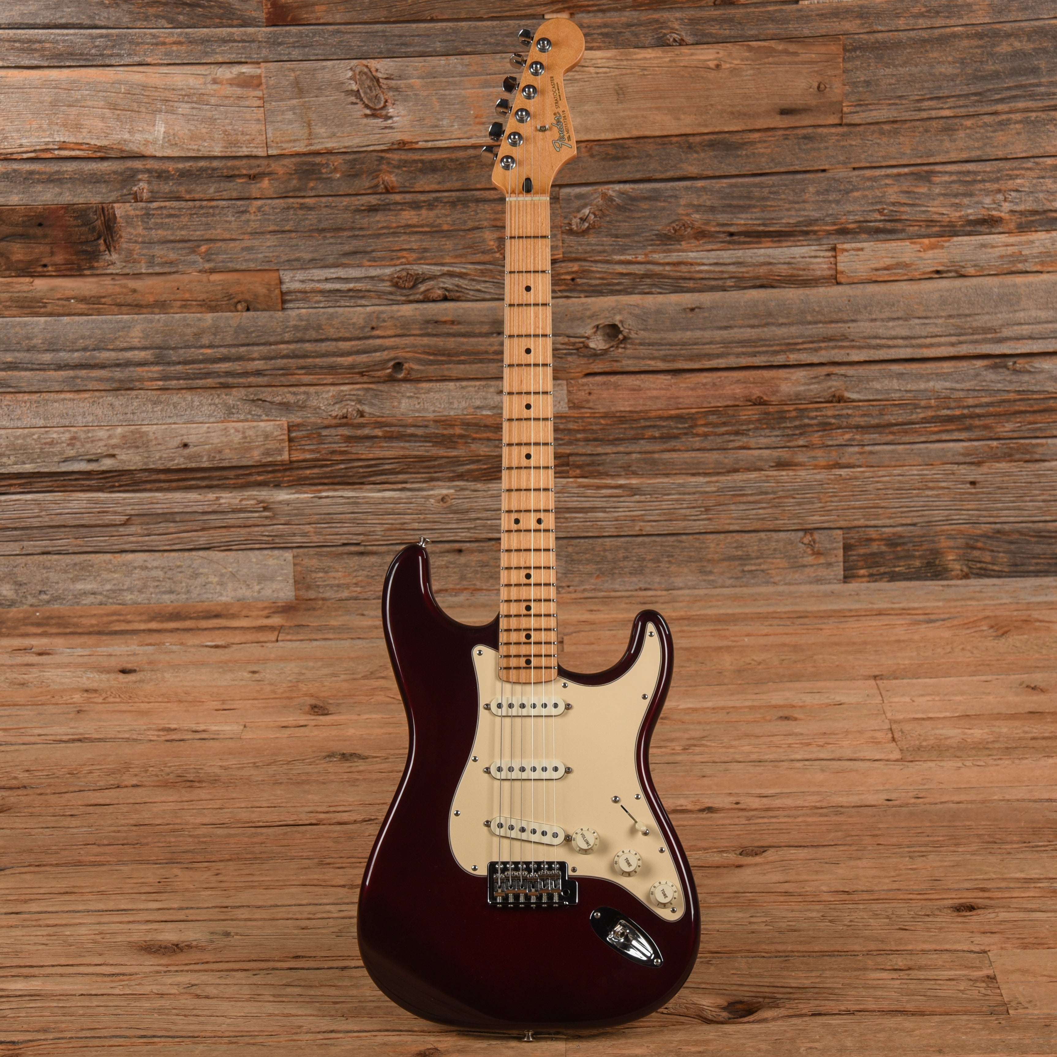 Fender Standard Stratocaster Midnight Wine 2005 Electric Guitars / Solid Body
