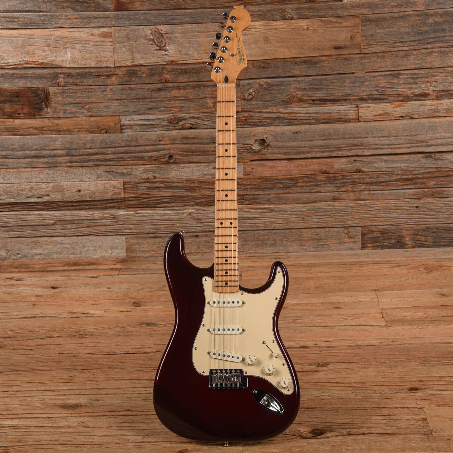 Fender Standard Stratocaster Midnight Wine 2005 Electric Guitars / Solid Body