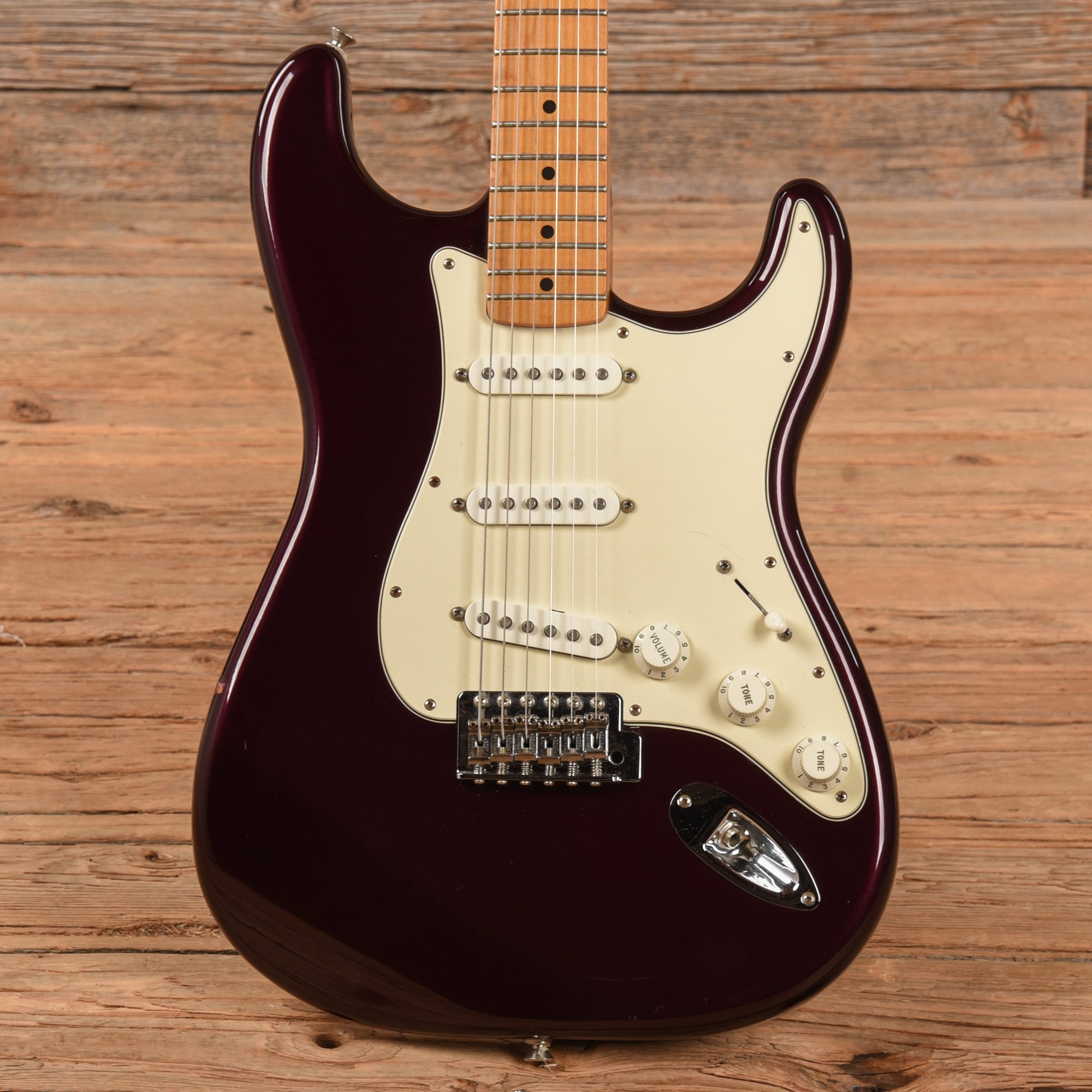 Fender Standard Stratocaster Midnight Wine 2010 – Chicago Music