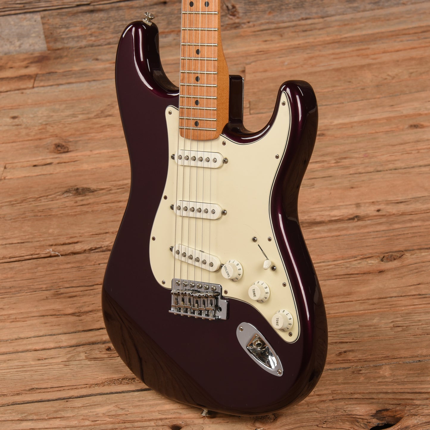 Fender Standard Stratocaster Midnight Wine 2010 Electric Guitars / Solid Body