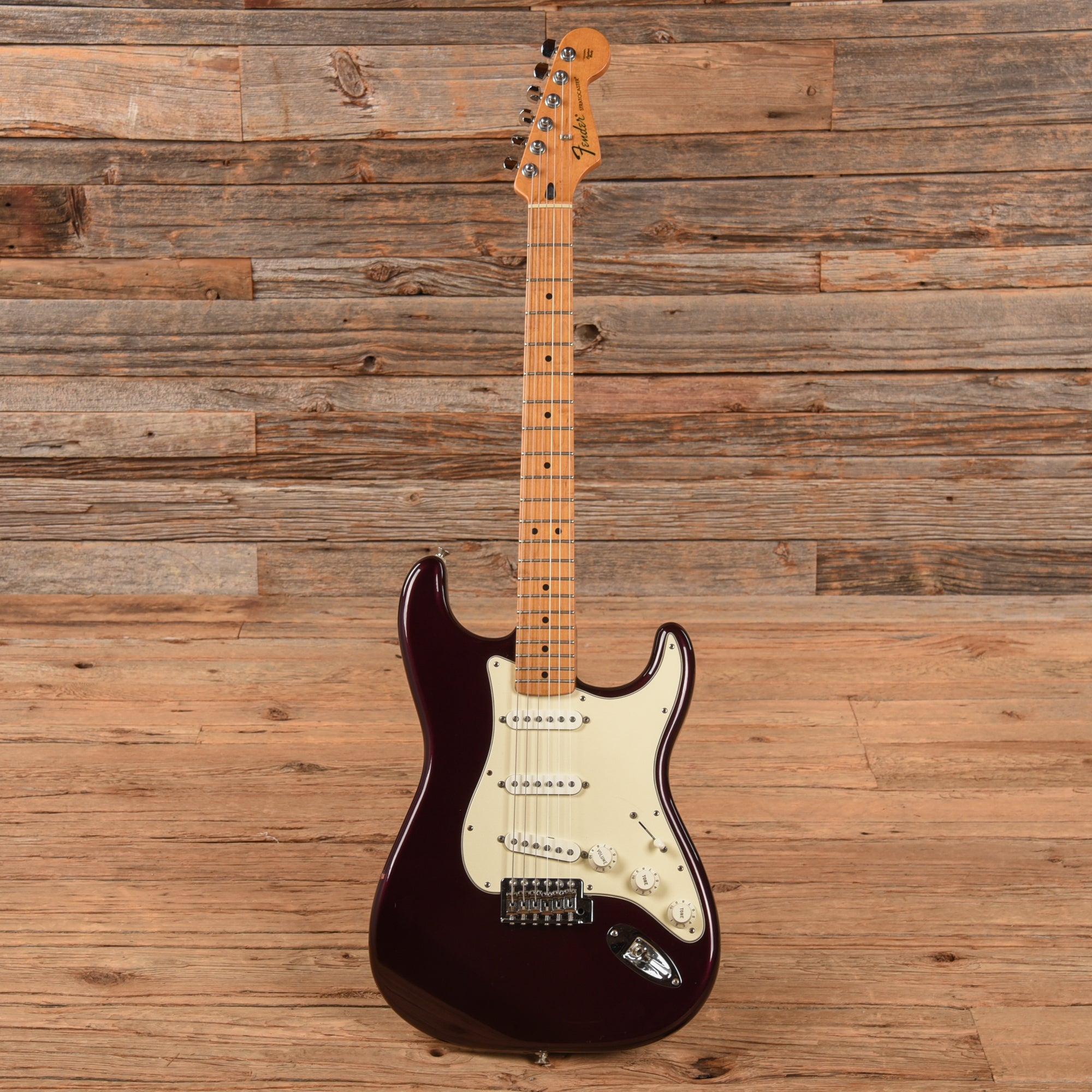 Fender Standard Stratocaster Midnight Wine 2010 – Chicago Music