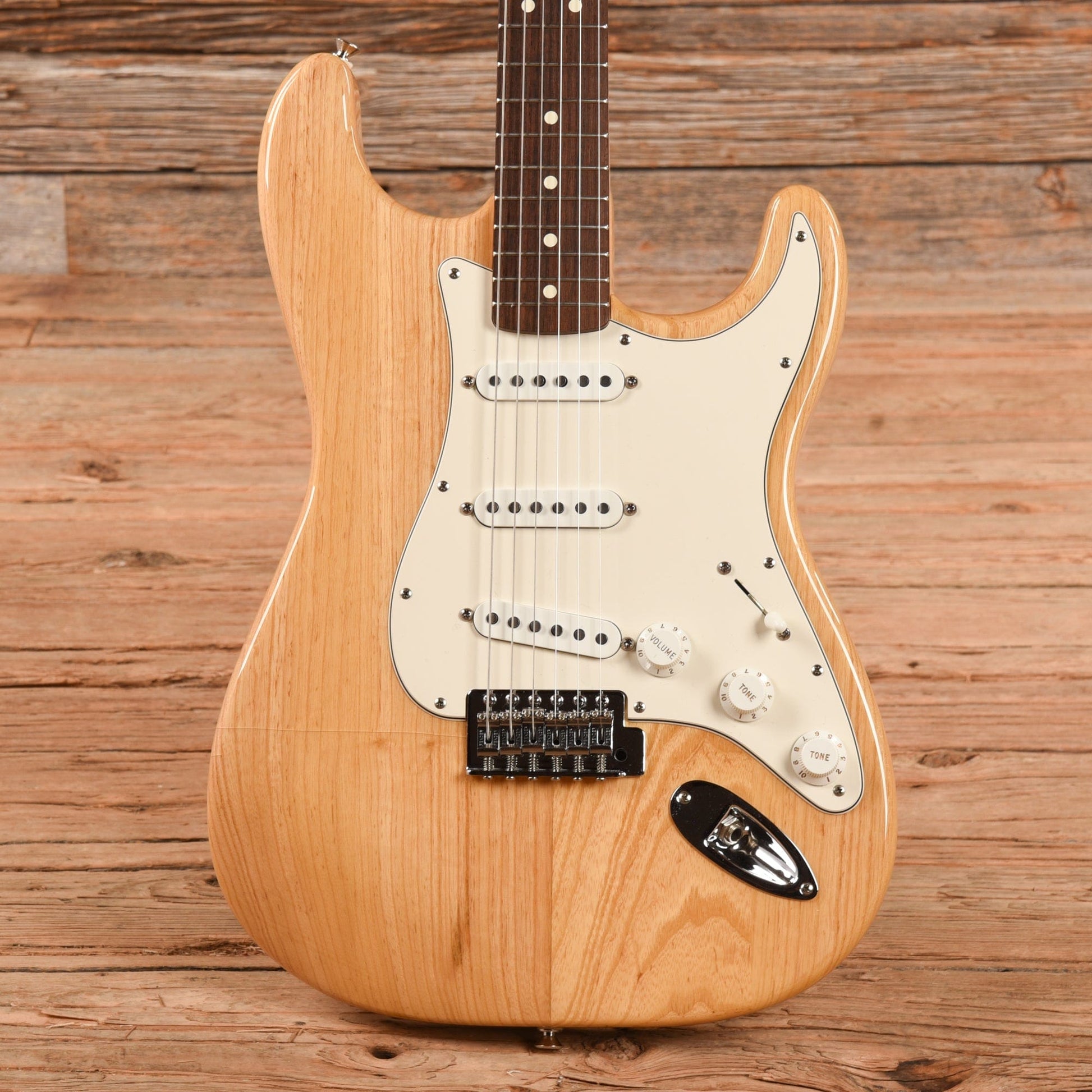 Fender Standard Stratocaster Natural 2004 Electric Guitars / Solid Body