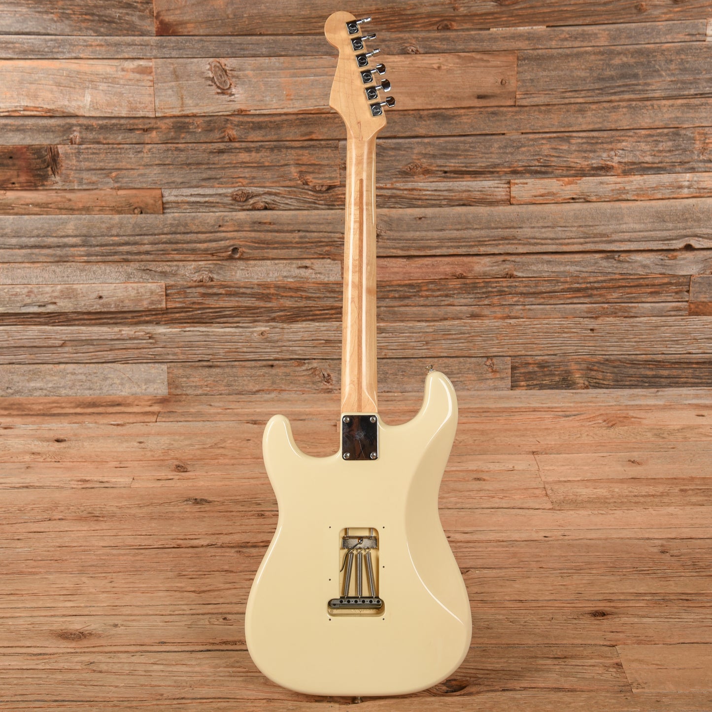 Fender Standard Stratocaster Olympic Pearl 2004 Electric Guitars / Solid Body