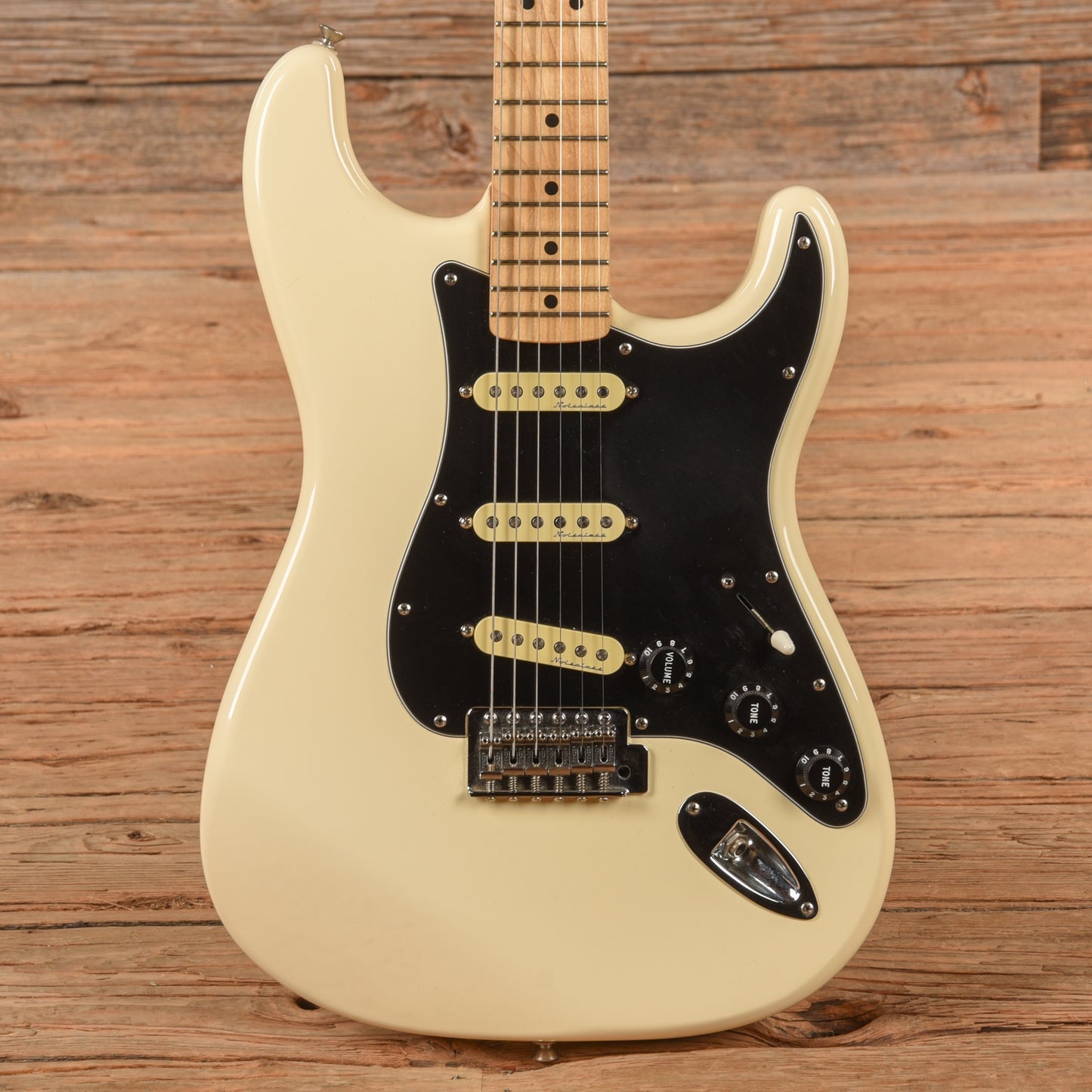 Fender Standard Stratocaster Olympic Pearl 2004 Electric Guitars / Solid Body