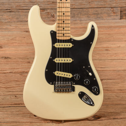 Fender Standard Stratocaster Olympic Pearl 2004 Electric Guitars / Solid Body