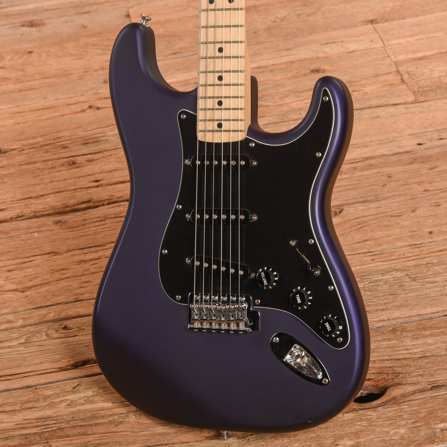 Fender Standard Stratocaster Satin Midnight Blue 2004 Electric Guitars / Solid Body