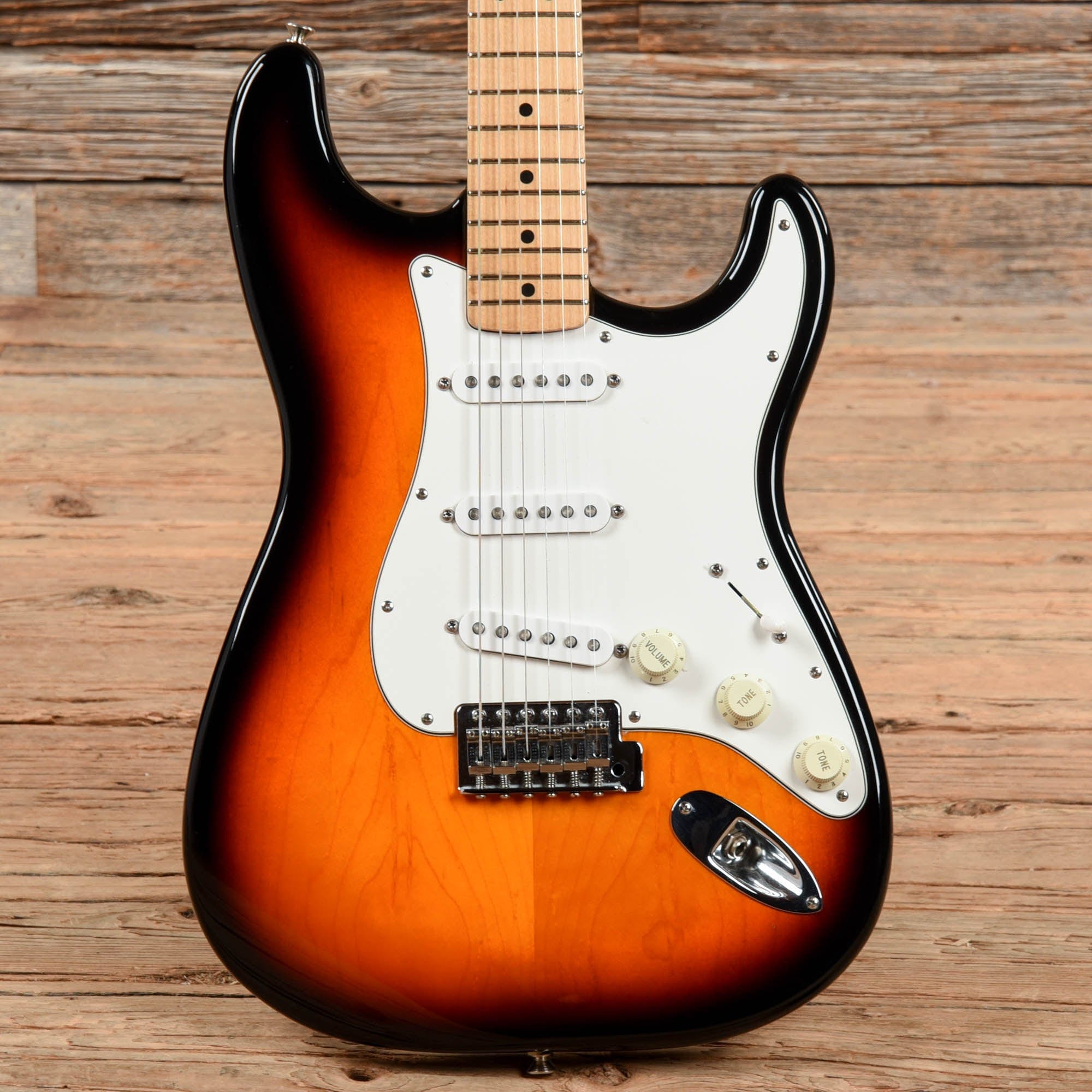 Fender Standard Stratocaster Sunburst 1995 Electric Guitars / Solid Body