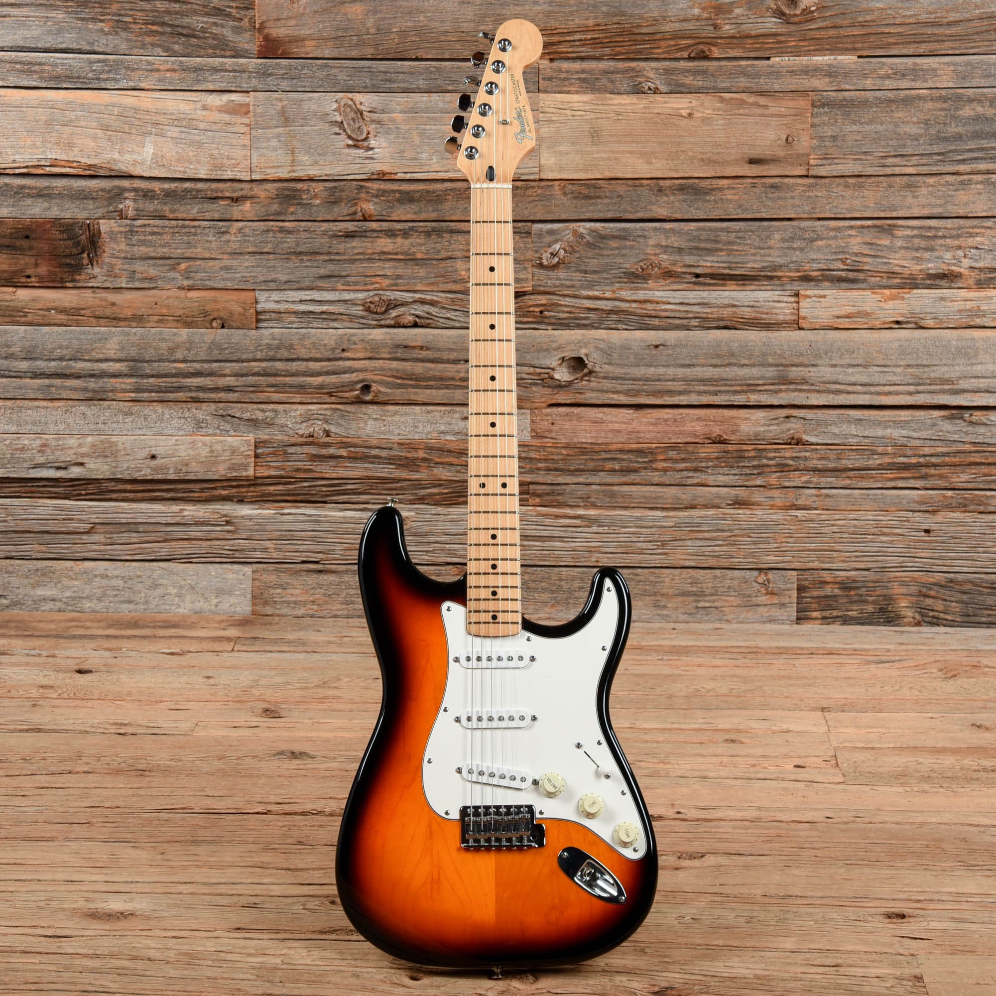 Fender Standard Stratocaster Sunburst 1995 Electric Guitars / Solid Body