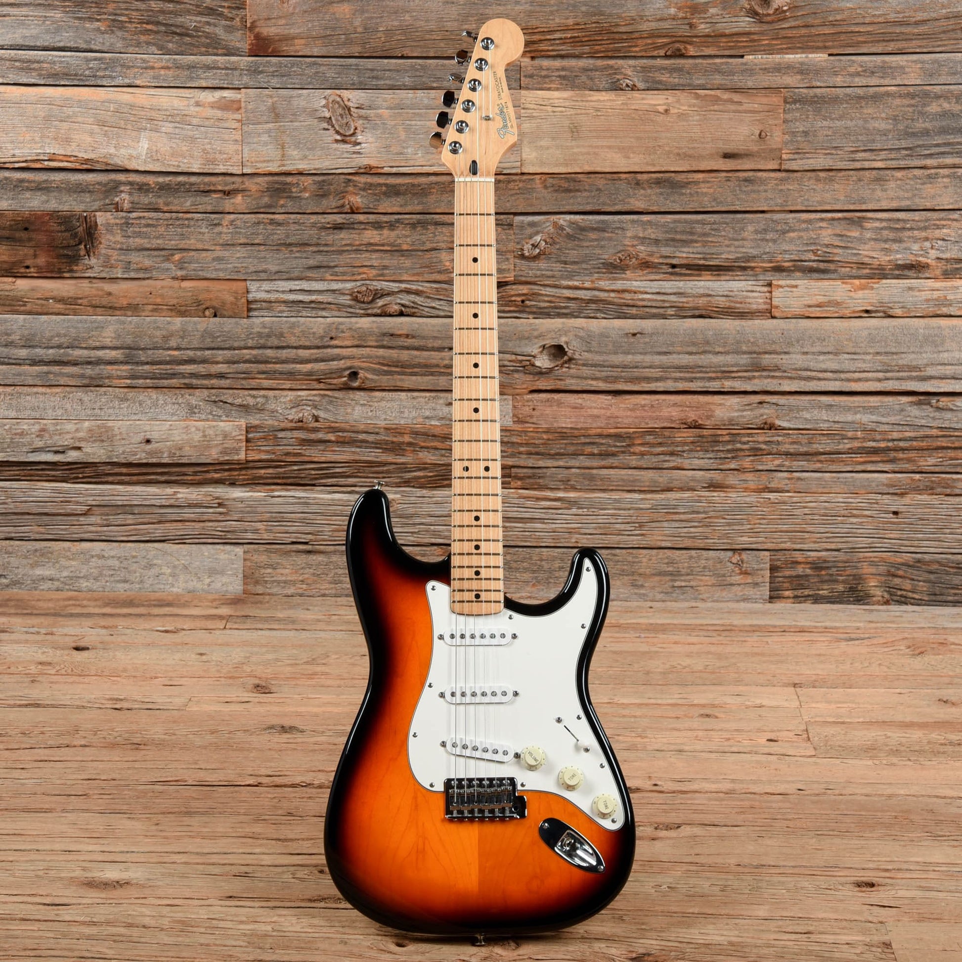 Fender Standard Stratocaster Sunburst 1995 Electric Guitars / Solid Body