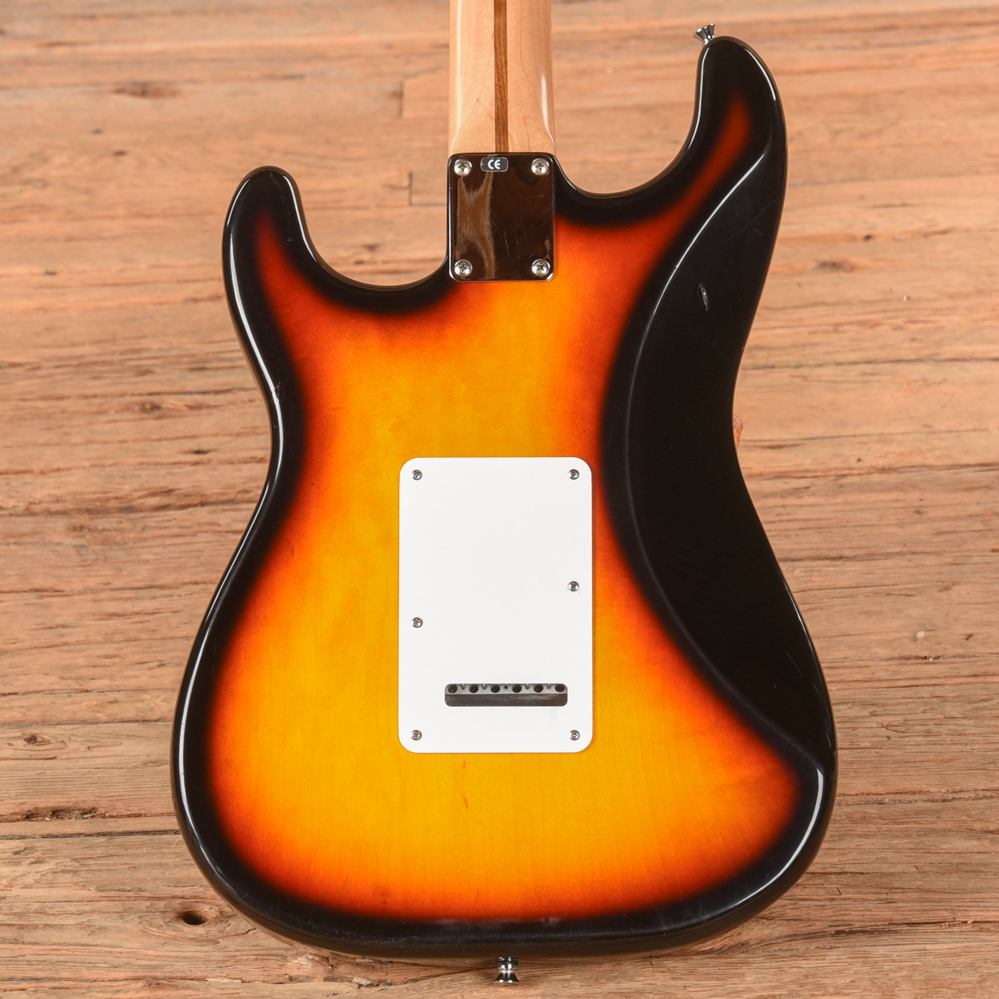Fender Standard Stratocaster Sunburst 2001 Electric Guitars / Solid Body