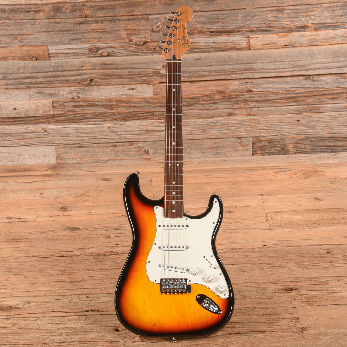 Fender Standard Stratocaster Sunburst 2001 Electric Guitars / Solid Body