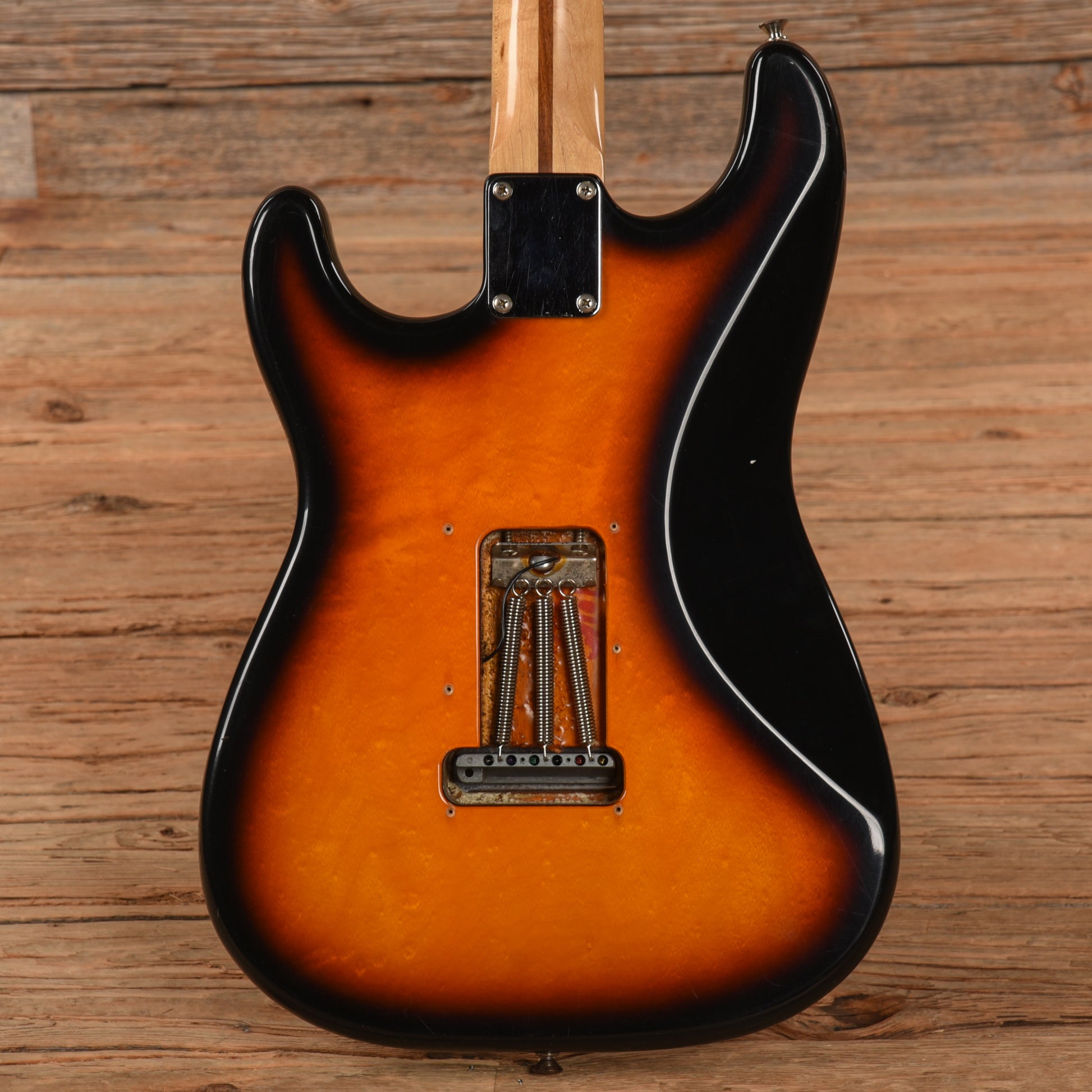 Fender Standard Stratocaster Sunburst 2006 Electric Guitars / Solid Body