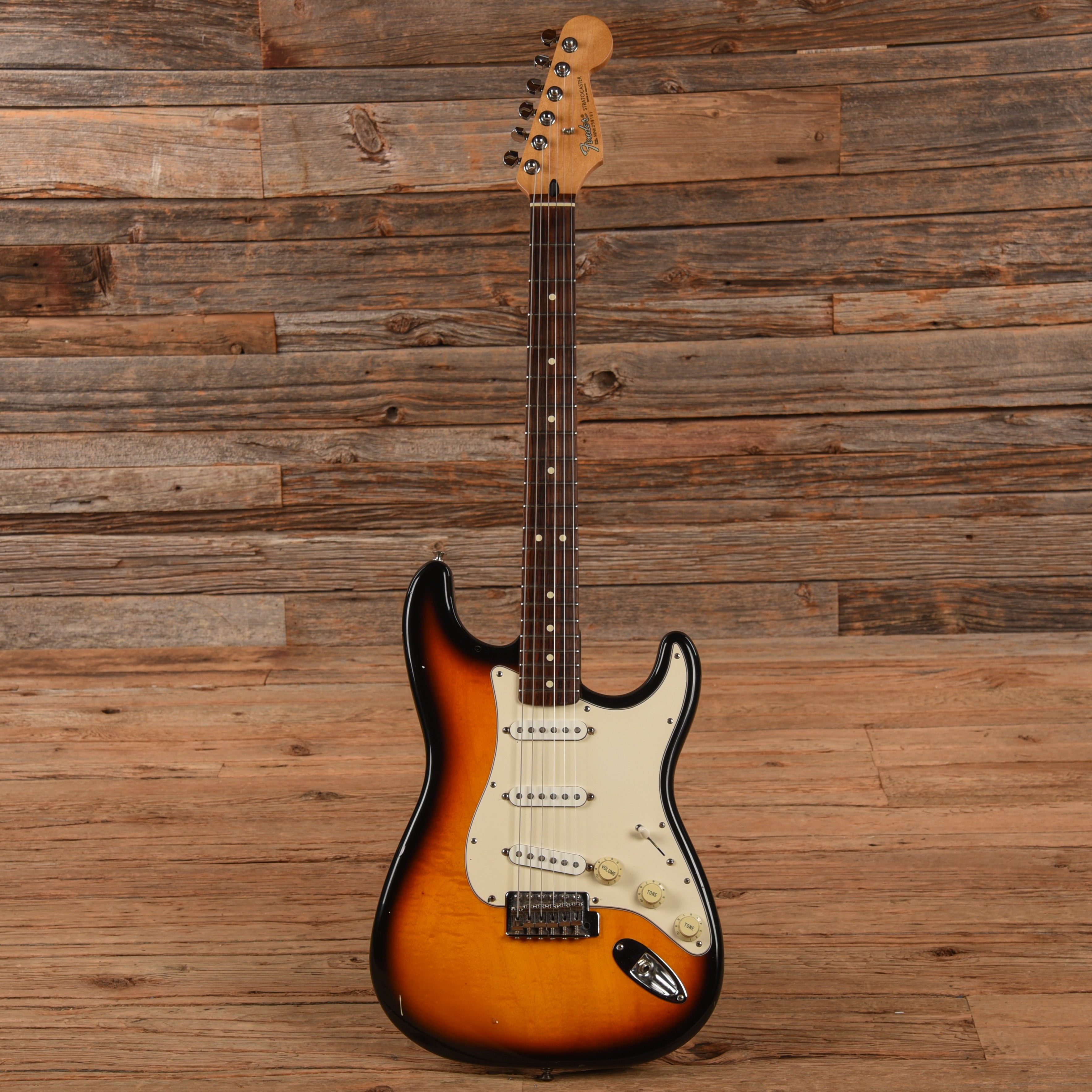 Fender Standard Stratocaster Sunburst 2006 Electric Guitars / Solid Body