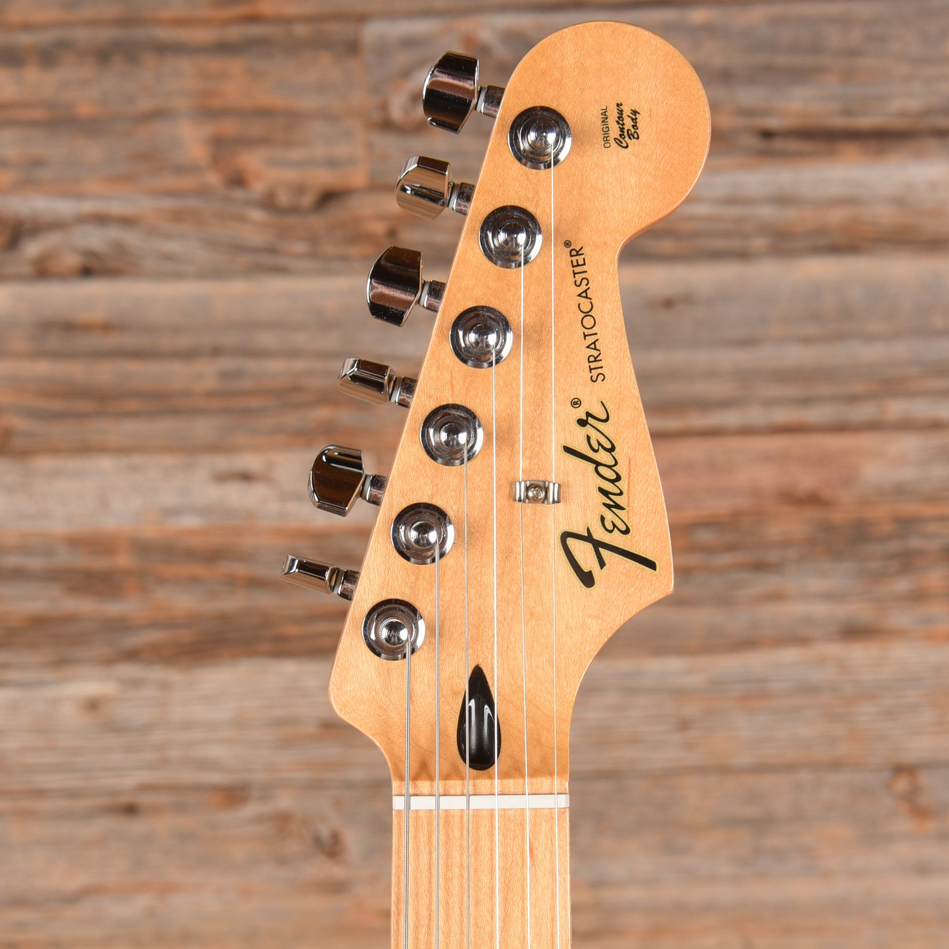 Fender Standard Stratocaster Sunburst 2017 Electric Guitars / Solid Body