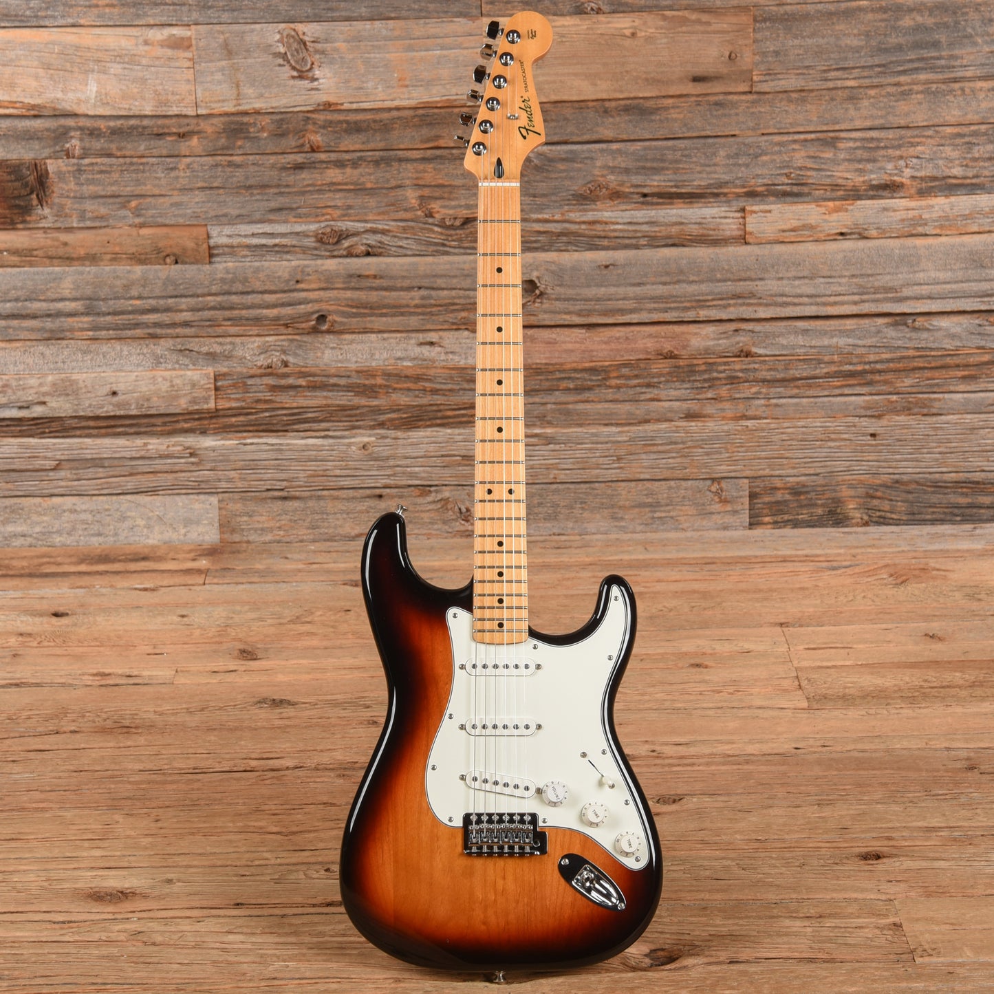Fender Standard Stratocaster Sunburst 2017 Electric Guitars / Solid Body