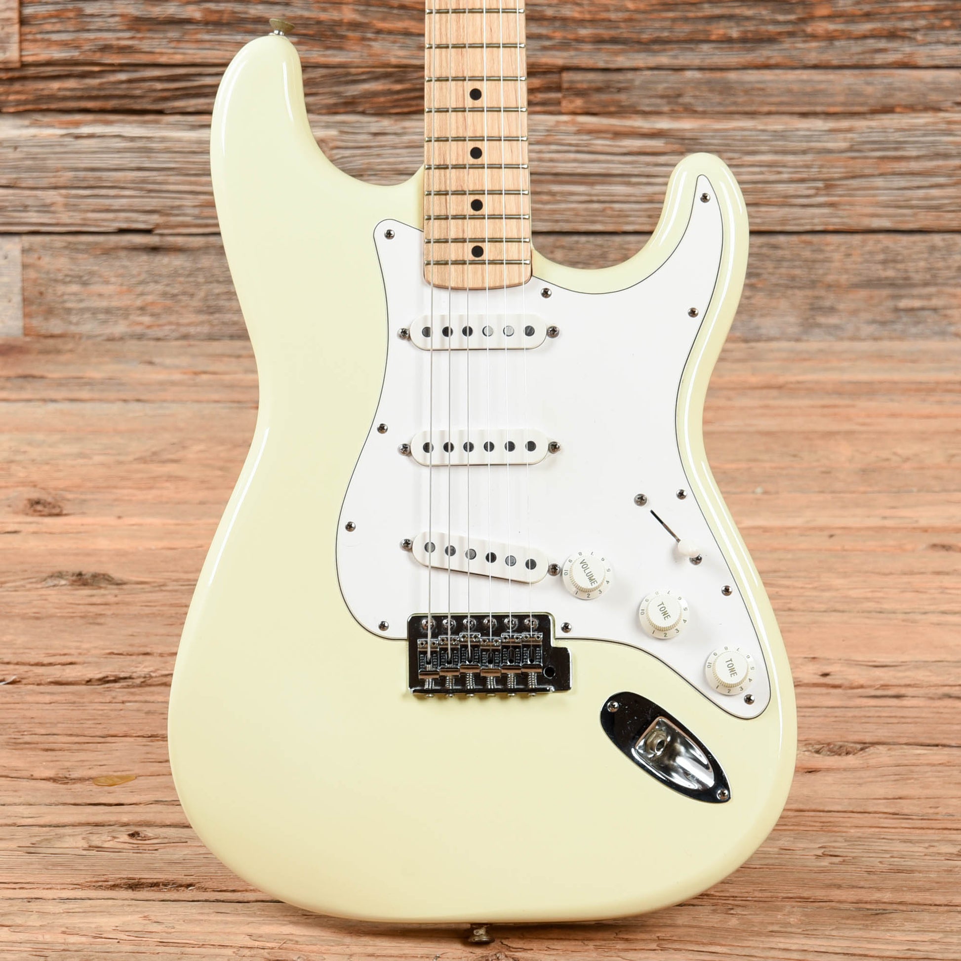 Fender Standard Stratocaster Vintage White Electric Guitars / Solid Body