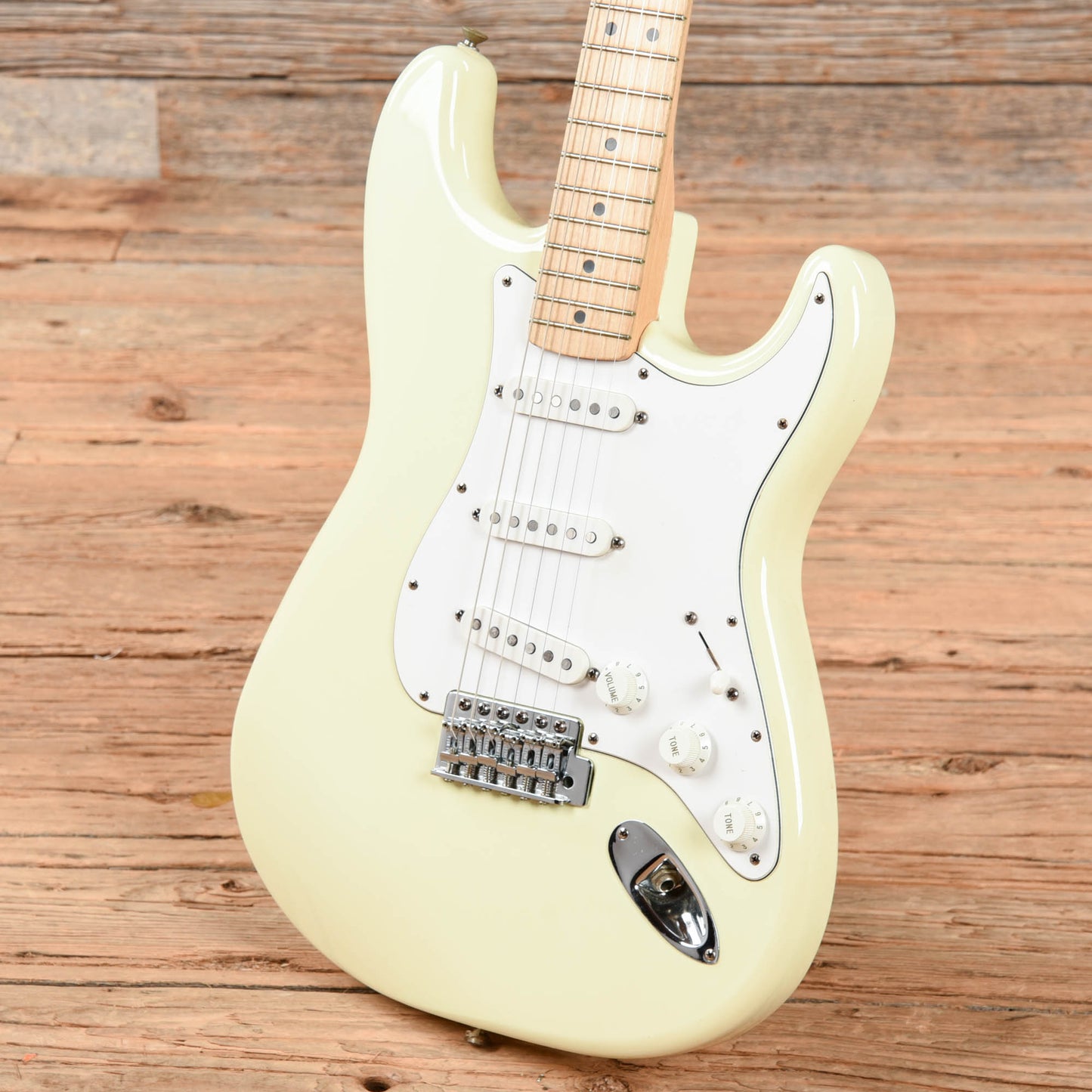 Fender Standard Stratocaster Vintage White Electric Guitars / Solid Body