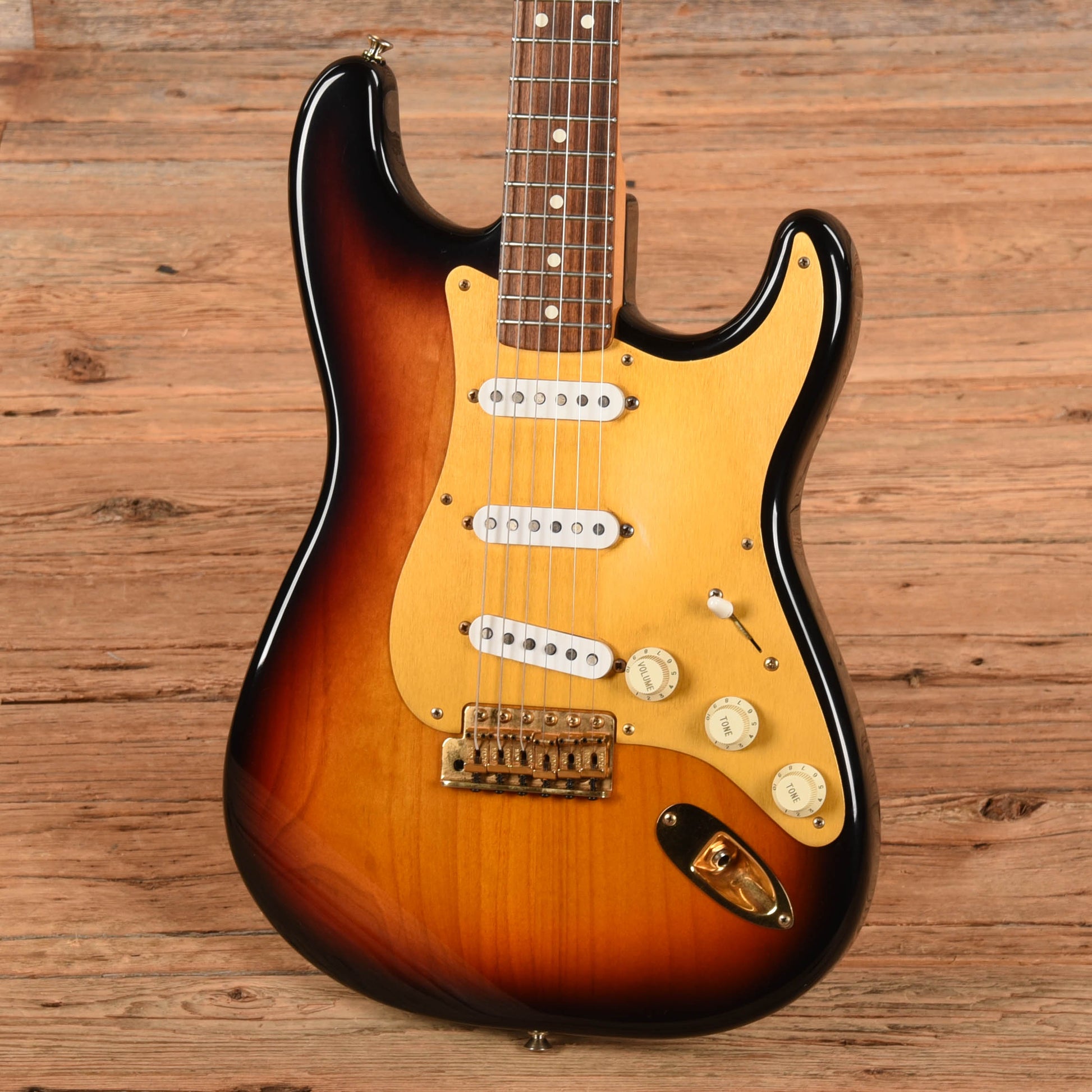 Fender Stevie Ray Vaughan Stratocaster Sunburst 1995 Electric Guitars / Solid Body