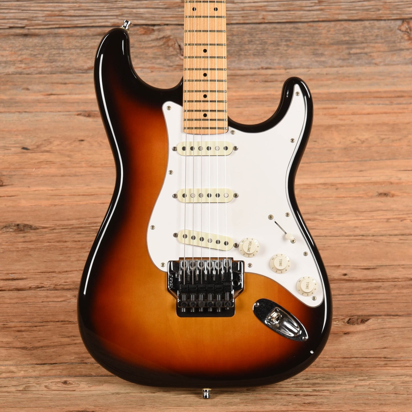 Fender Stratocaster 3-Color Sunburst 1988 Electric Guitars / Solid Body