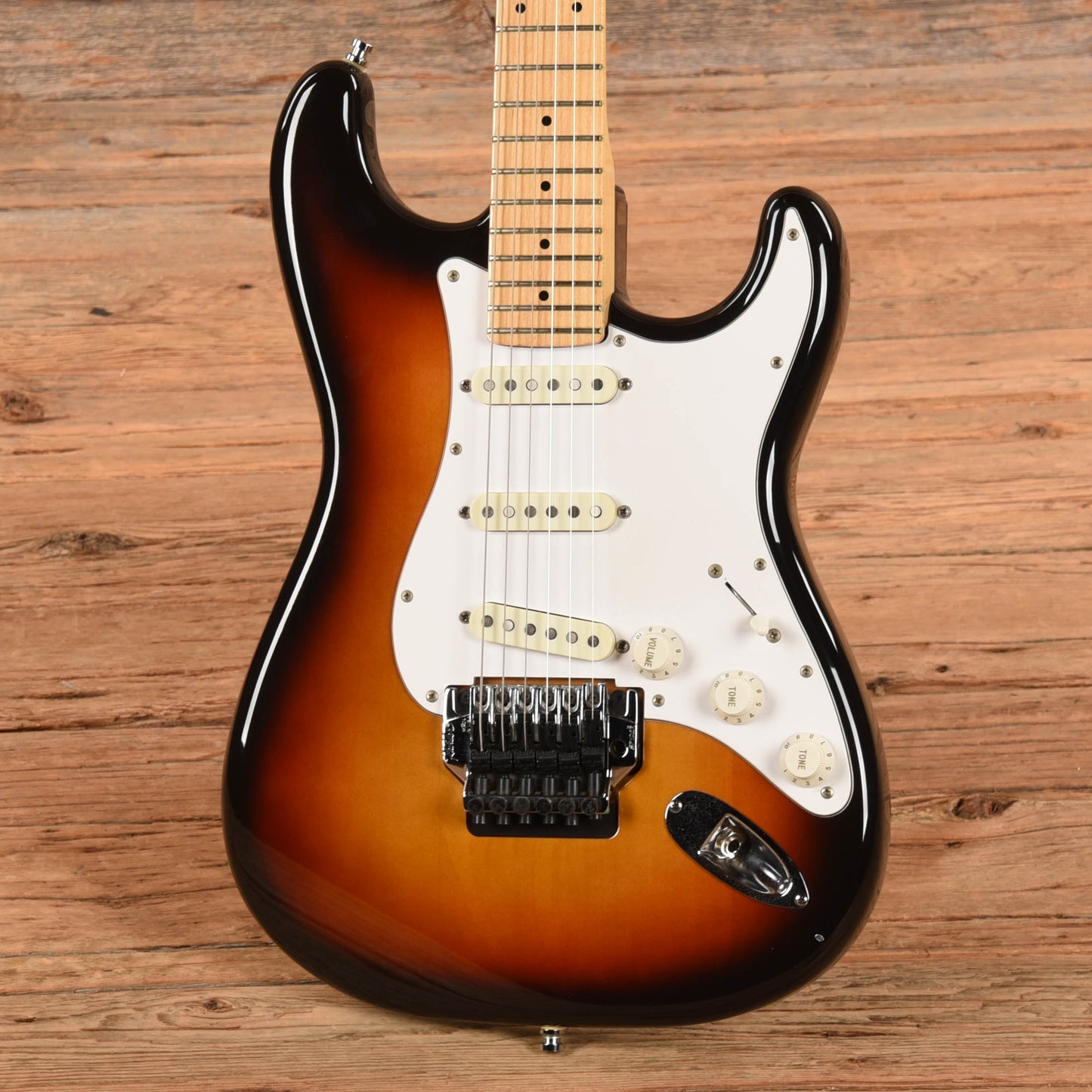 Fender Stratocaster 3-Color Sunburst 1988 Electric Guitars / Solid Body