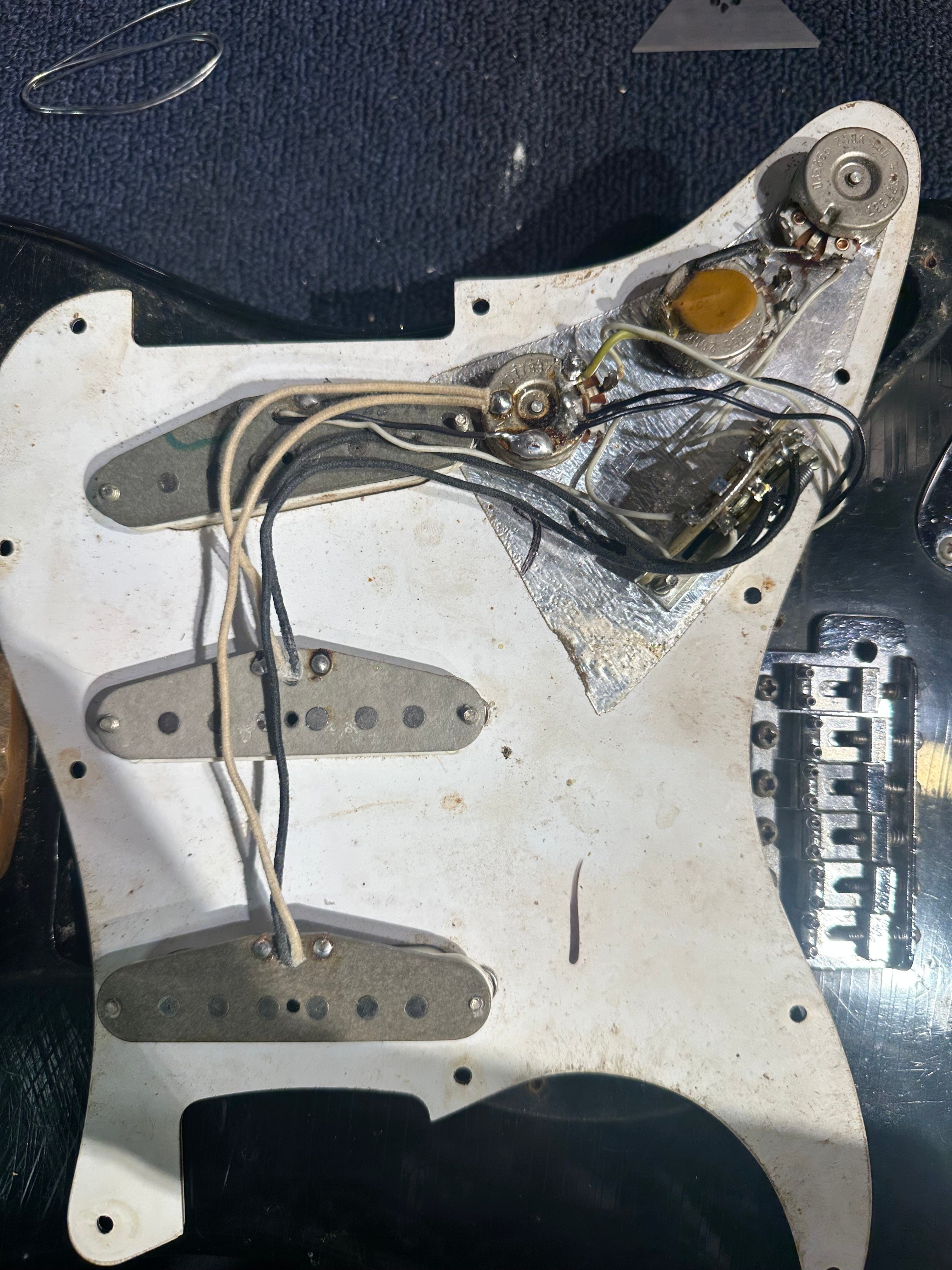 Fender Stratocaster Black 1975 Electric Guitars / Solid Body