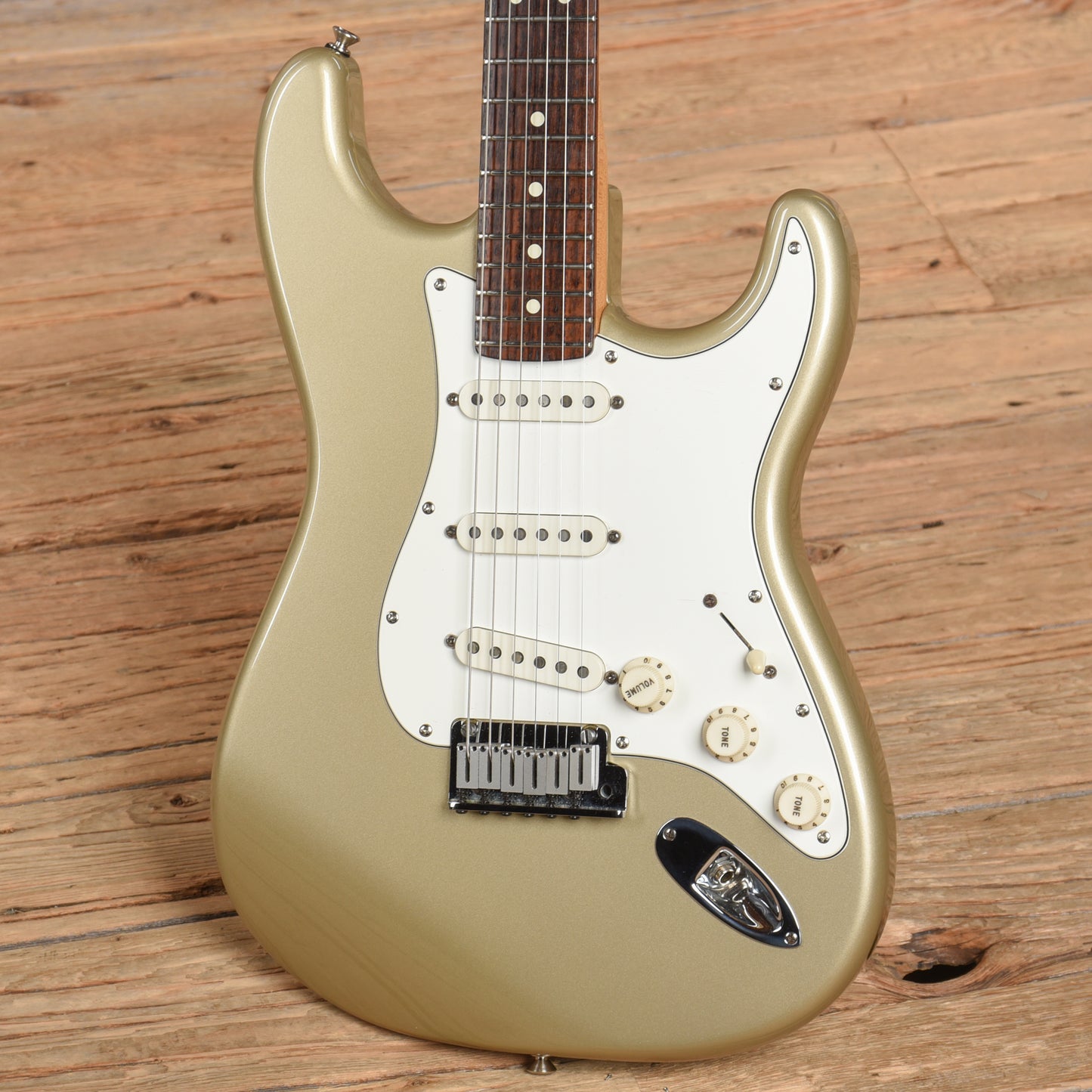 Fender Stratocaster Champagne 1998 Electric Guitars / Solid Body