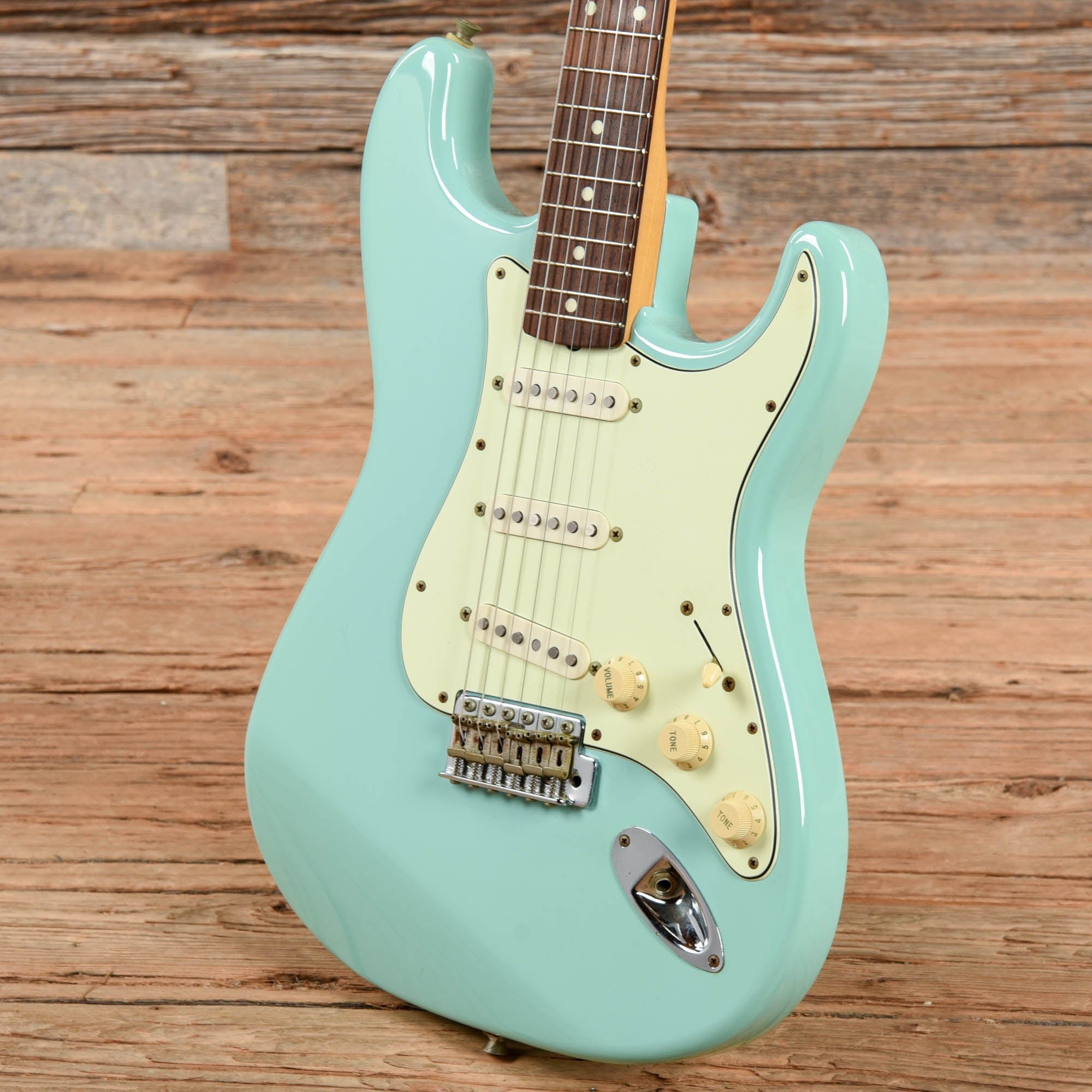 Fender Stratocaster CIJ Daphne Blue 1998 Electric Guitars / Solid Body