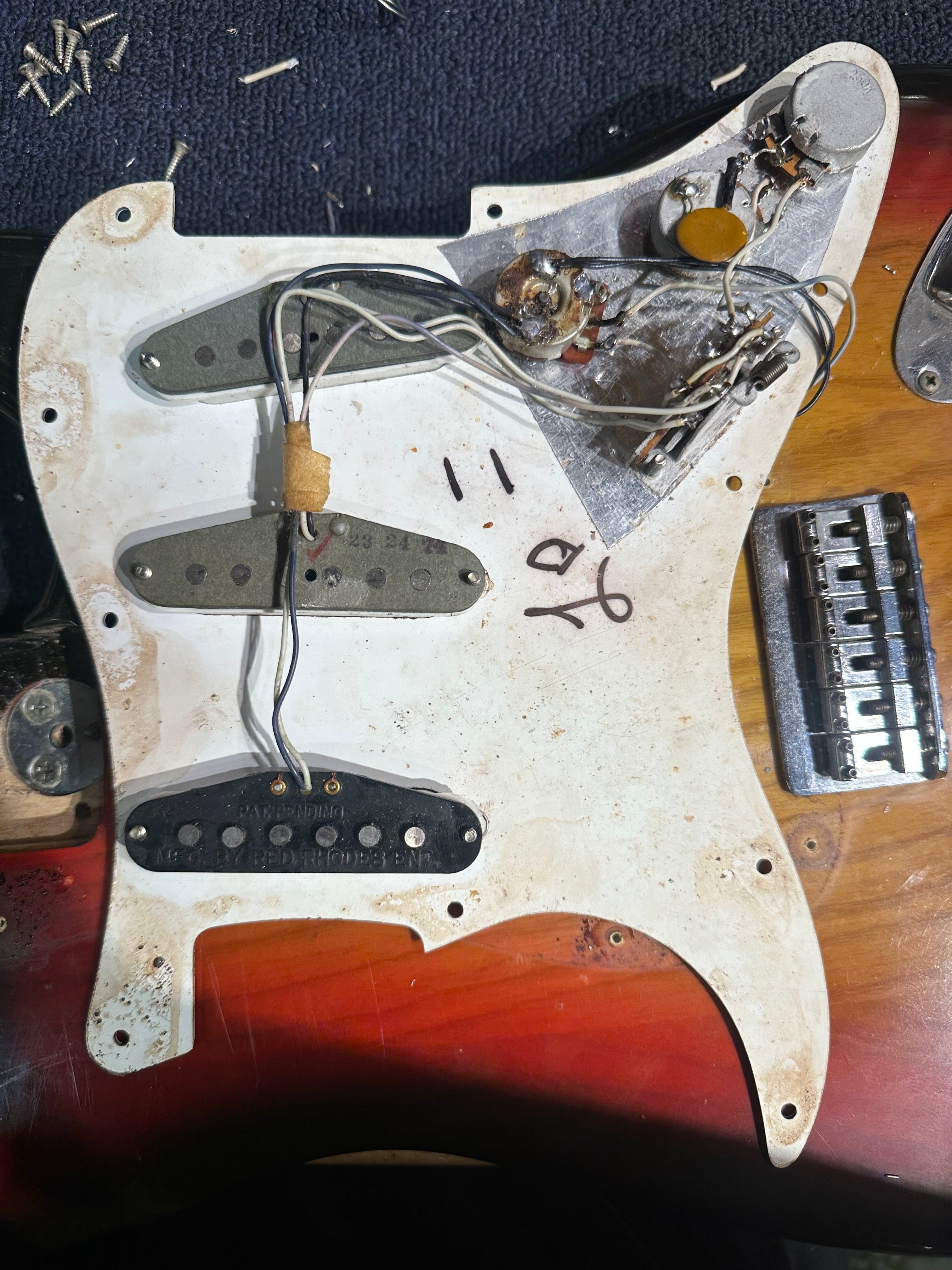 Fender Stratocaster Hardtail Sunburst 1974 Electric Guitars / Solid Body