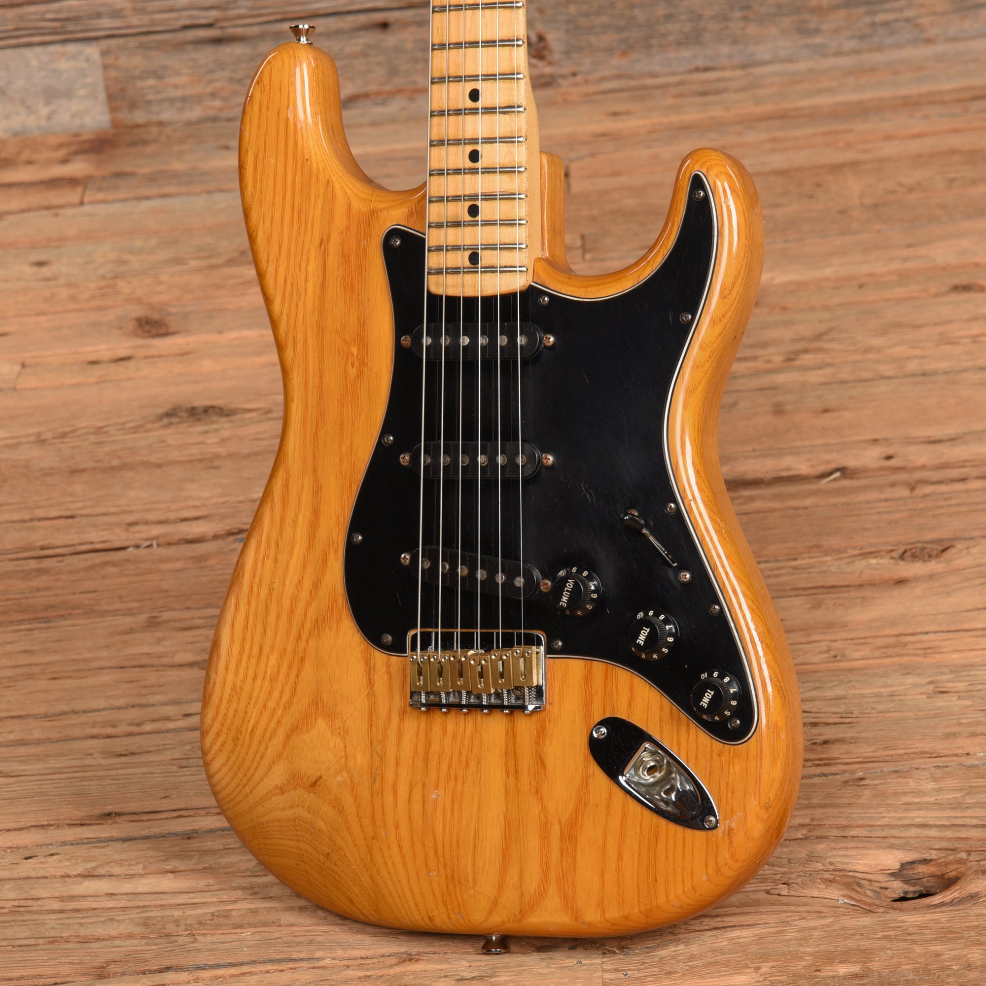 Fender Stratocaster Natural 1976 Electric Guitars / Solid Body