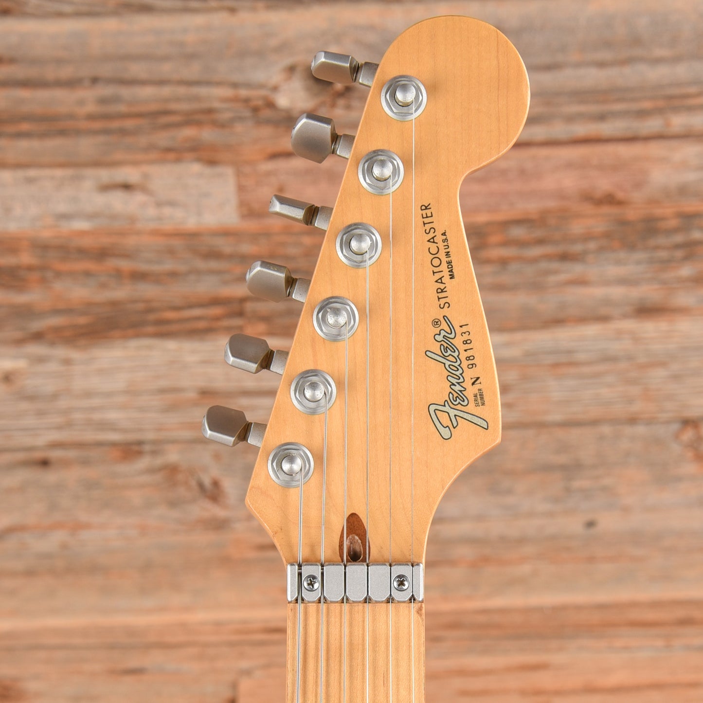 Fender Stratocaster Plus 3-Color Sunburst 1999 Electric Guitars / Solid Body