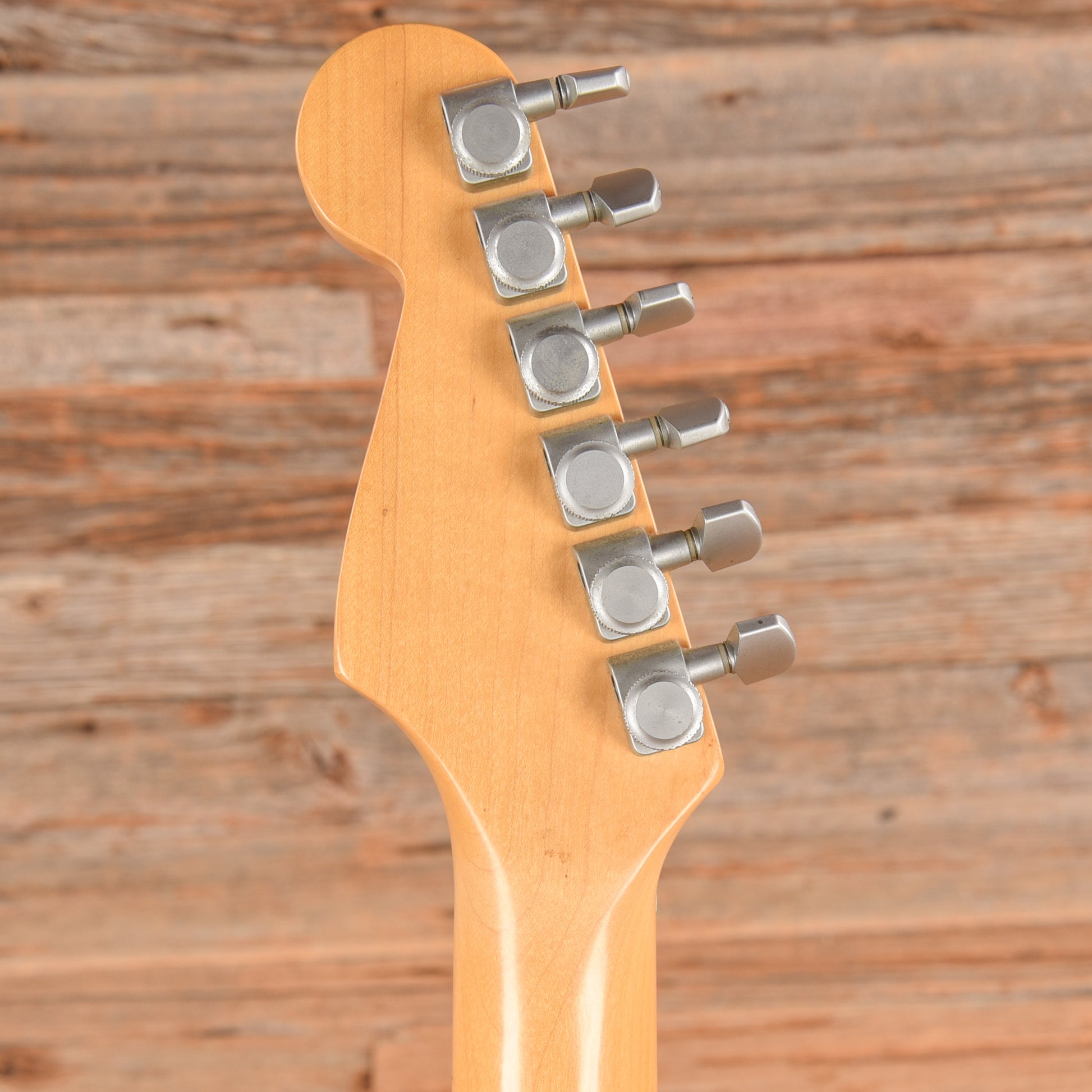 Fender Stratocaster Plus 3-Color Sunburst 1999 Electric Guitars / Solid Body