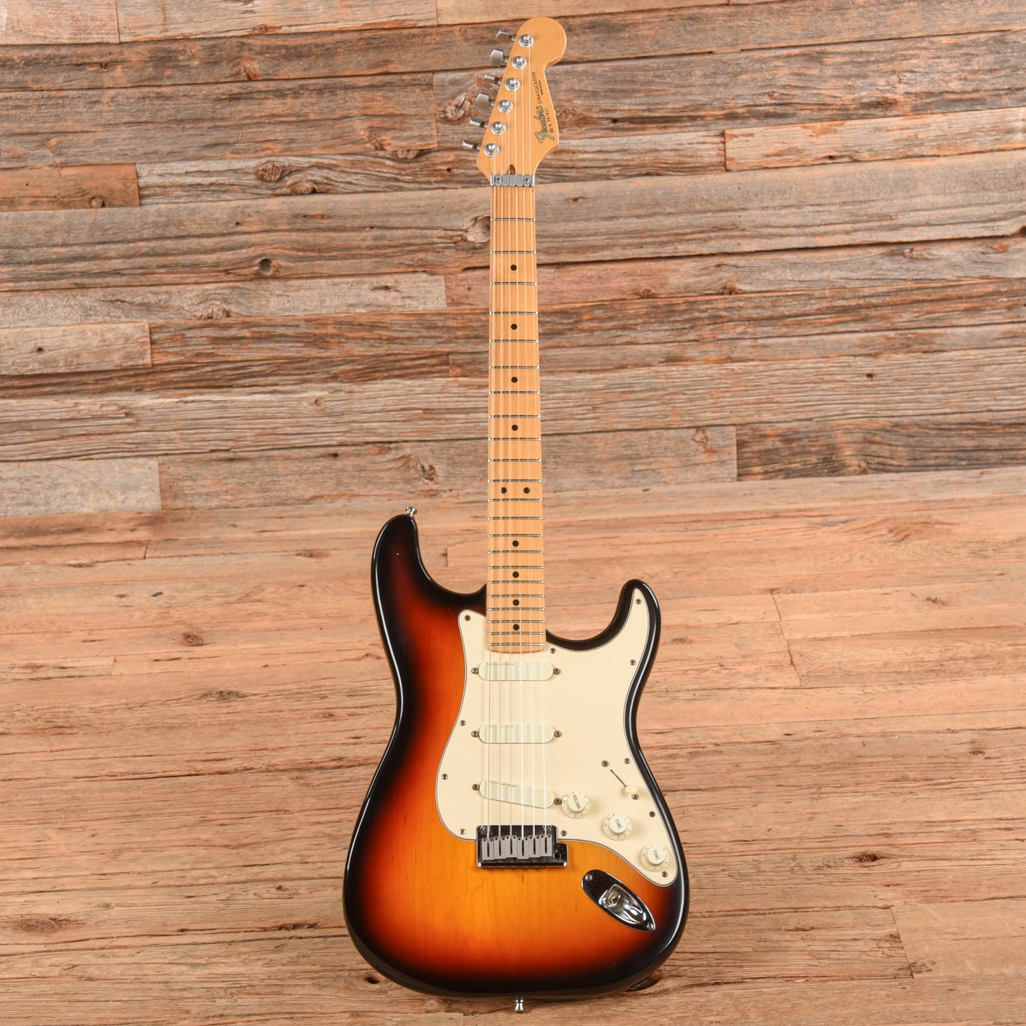 Fender Stratocaster Plus 3-Color Sunburst 1999 Electric Guitars / Solid Body